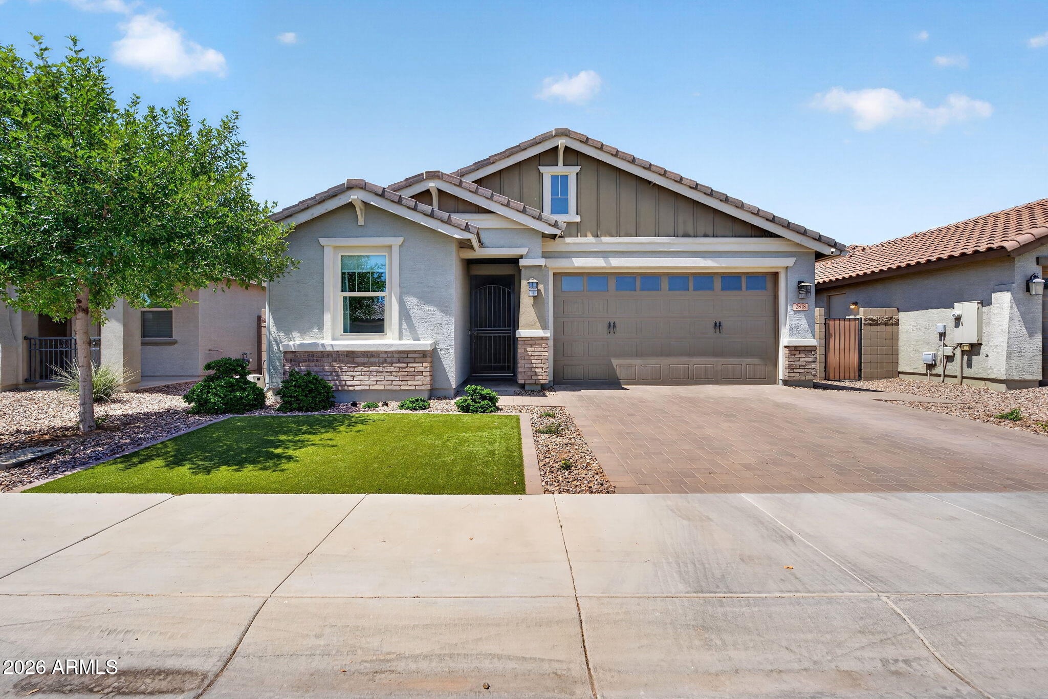 2818 W MARTINEZ Drive