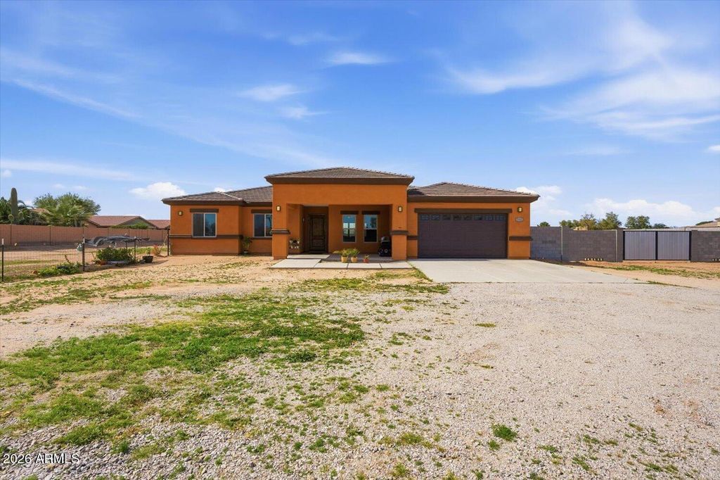 Photo of 7124 S 257th Drive, Buckeye, AZ 85326 (MLS # 6989182)