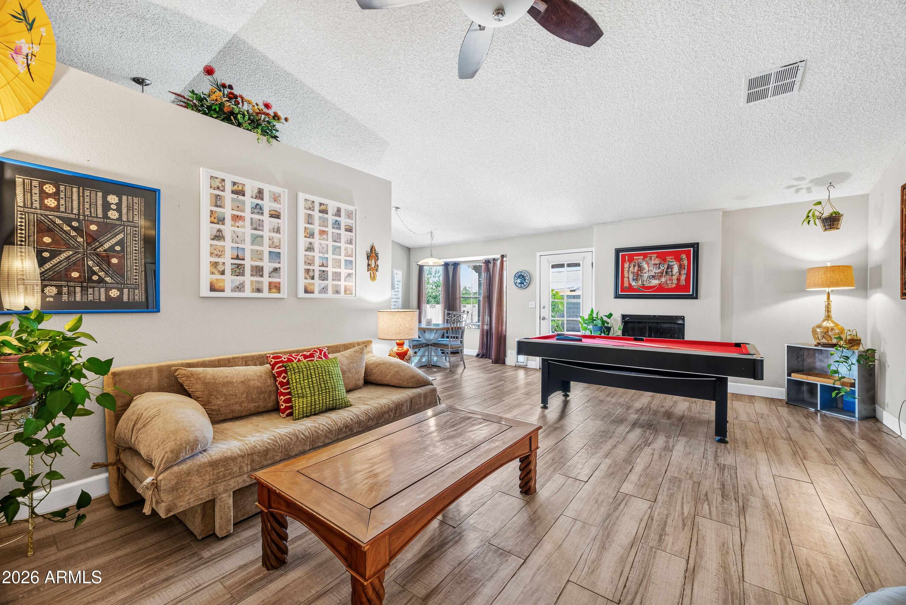 4908 LA CANADA --