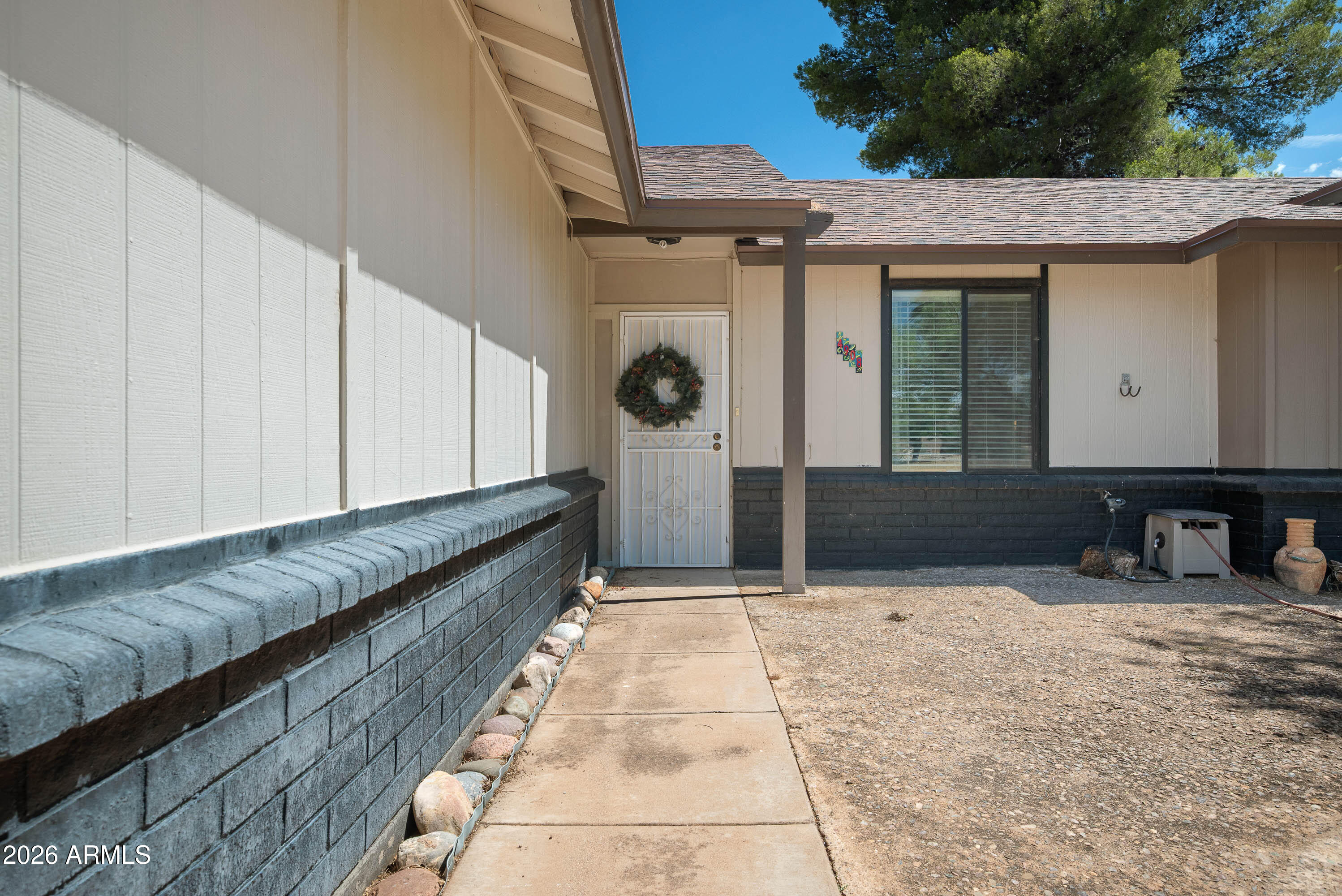 4908 LA CANADA --