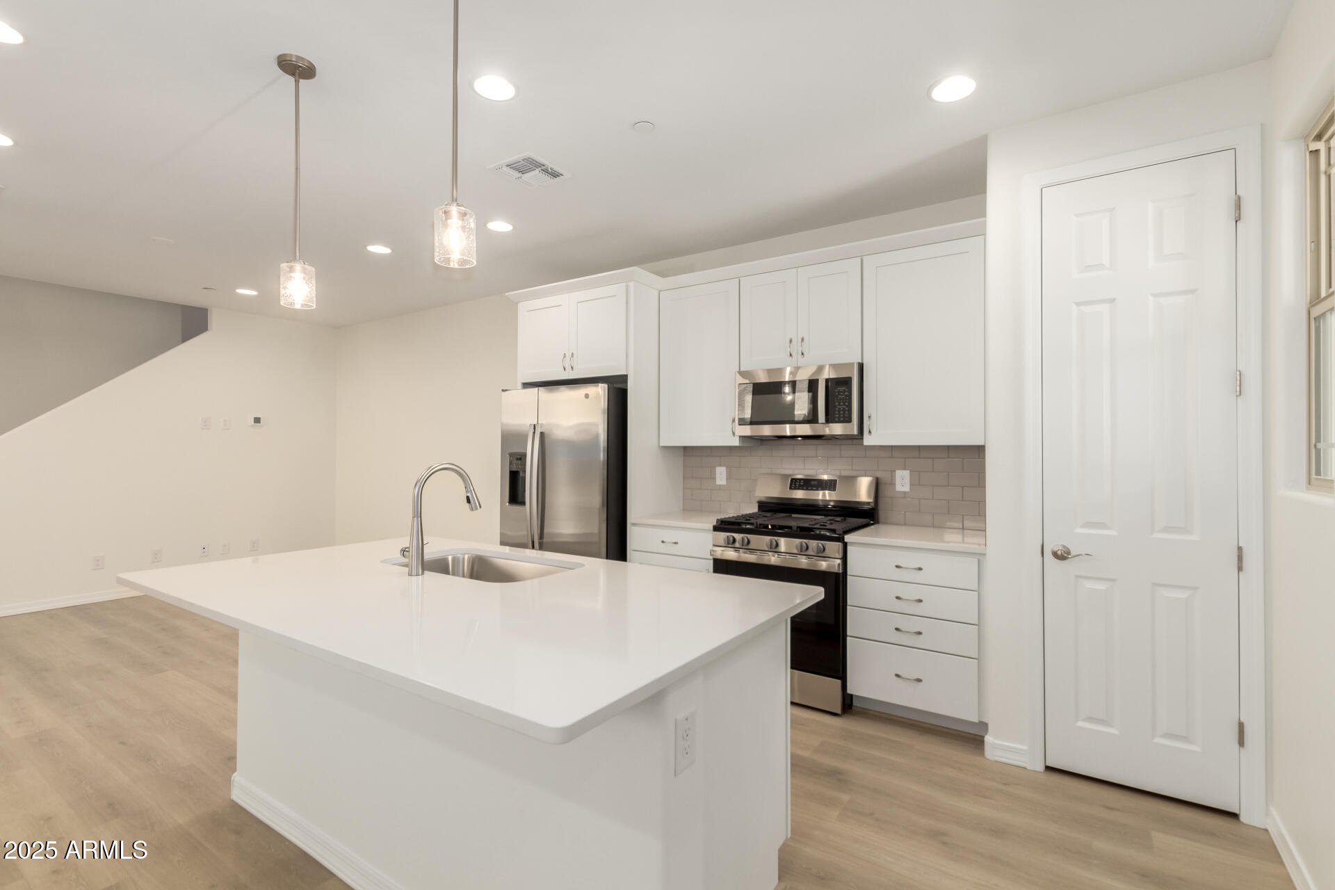 2848 N EVERGREEN Street