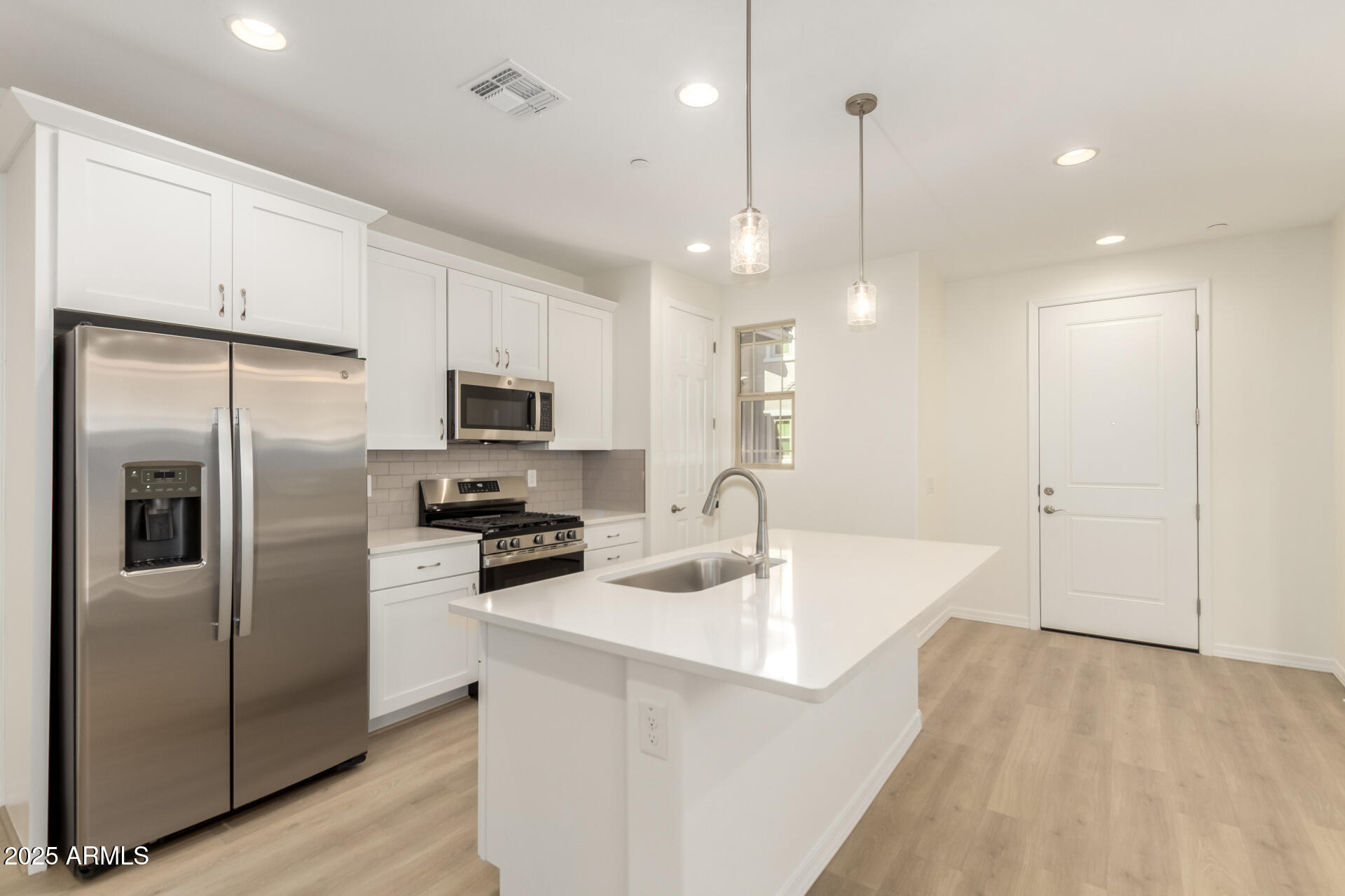 2848 N EVERGREEN Street