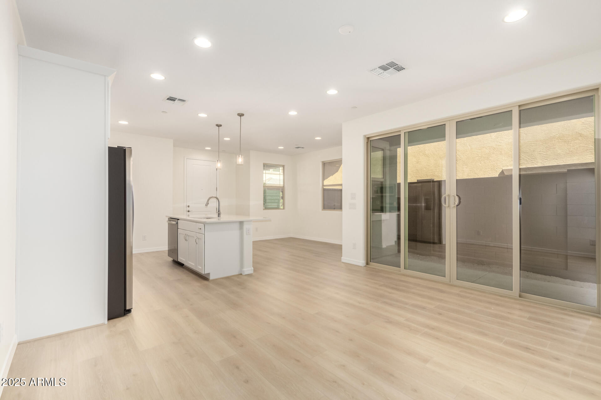 2848 N EVERGREEN Street