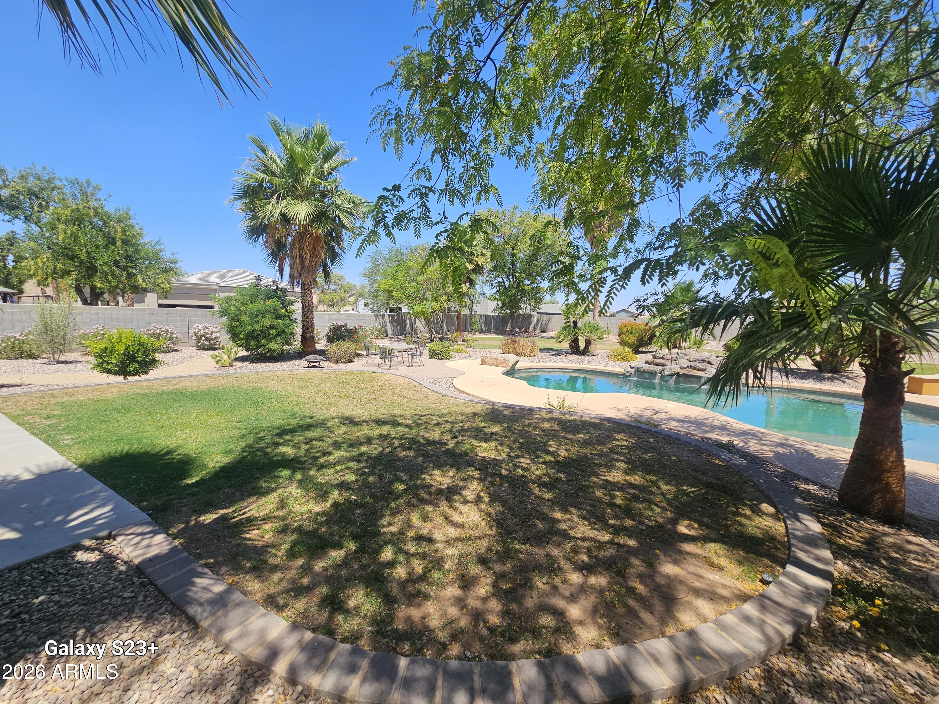 5118 W WINSTON Drive