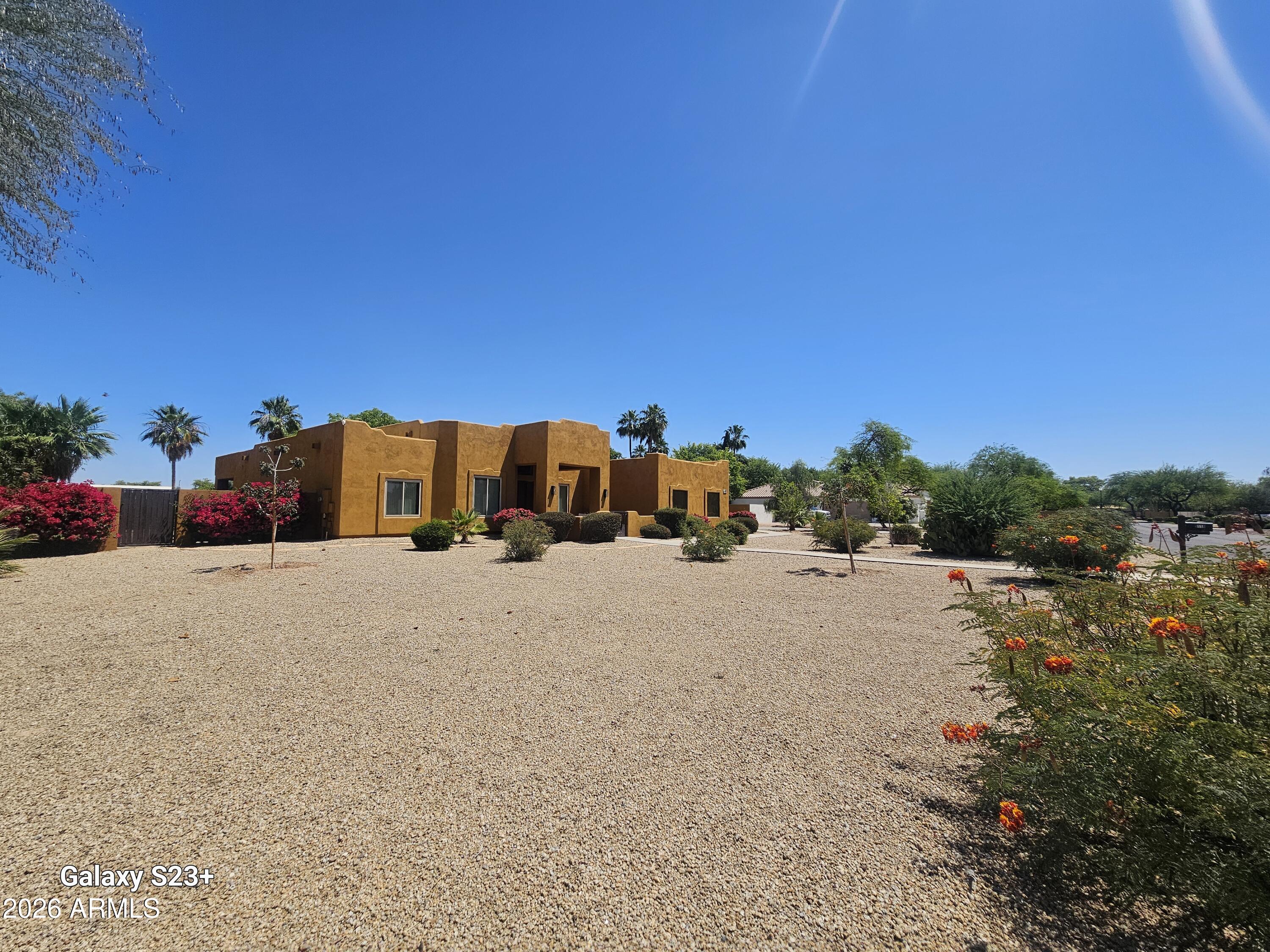 5118 W WINSTON Drive