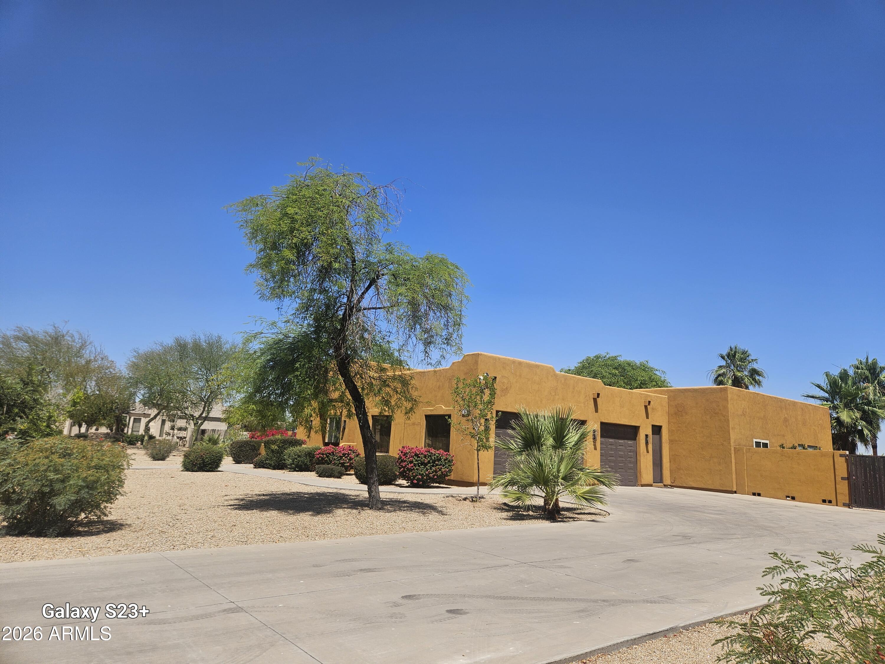 5118 W WINSTON Drive