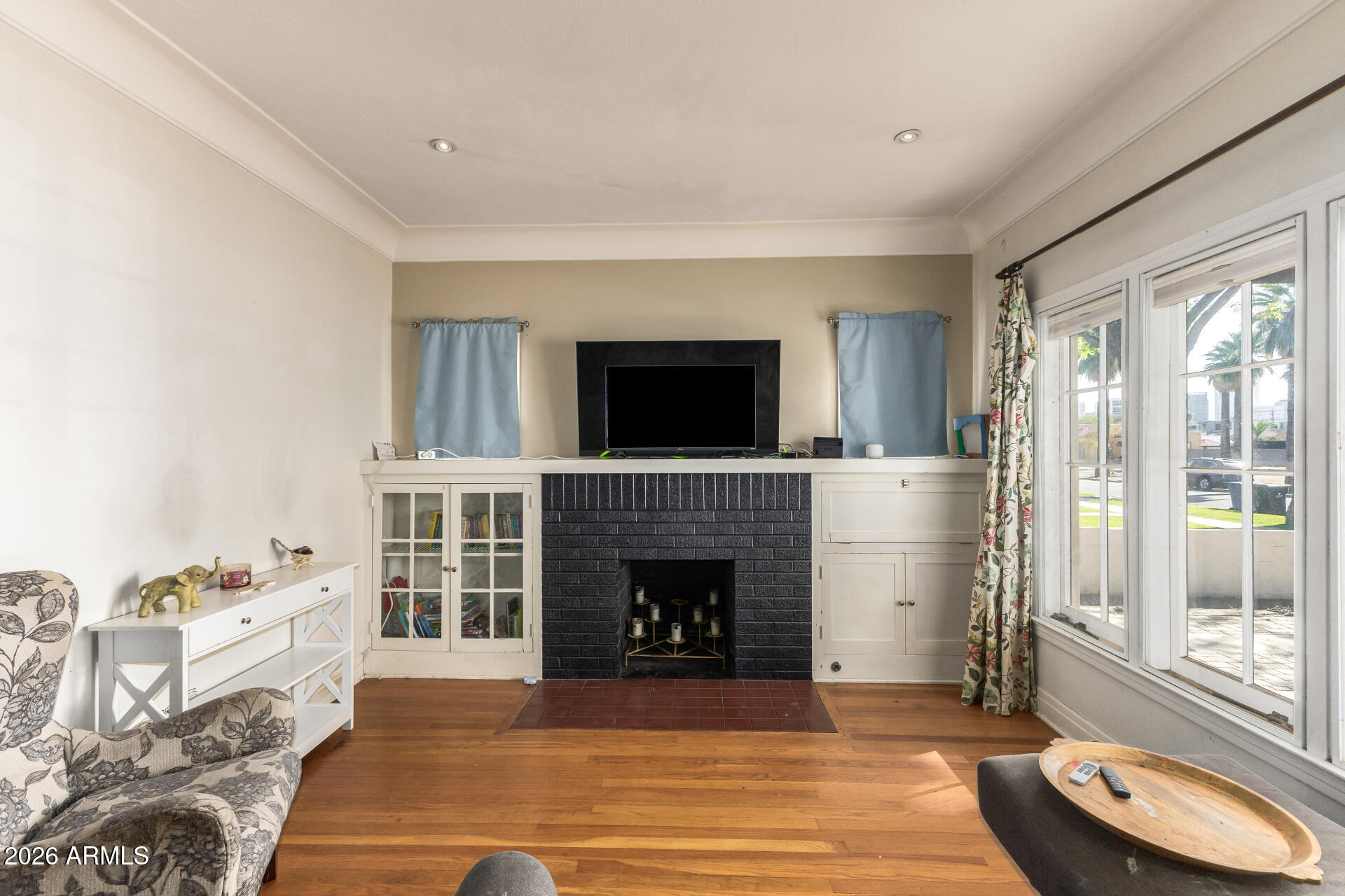 910 W PORTLAND Street