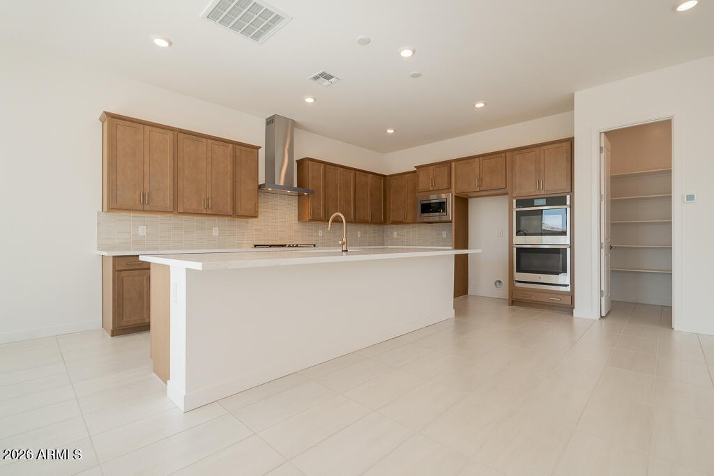 2551 E ALFONSO Drive