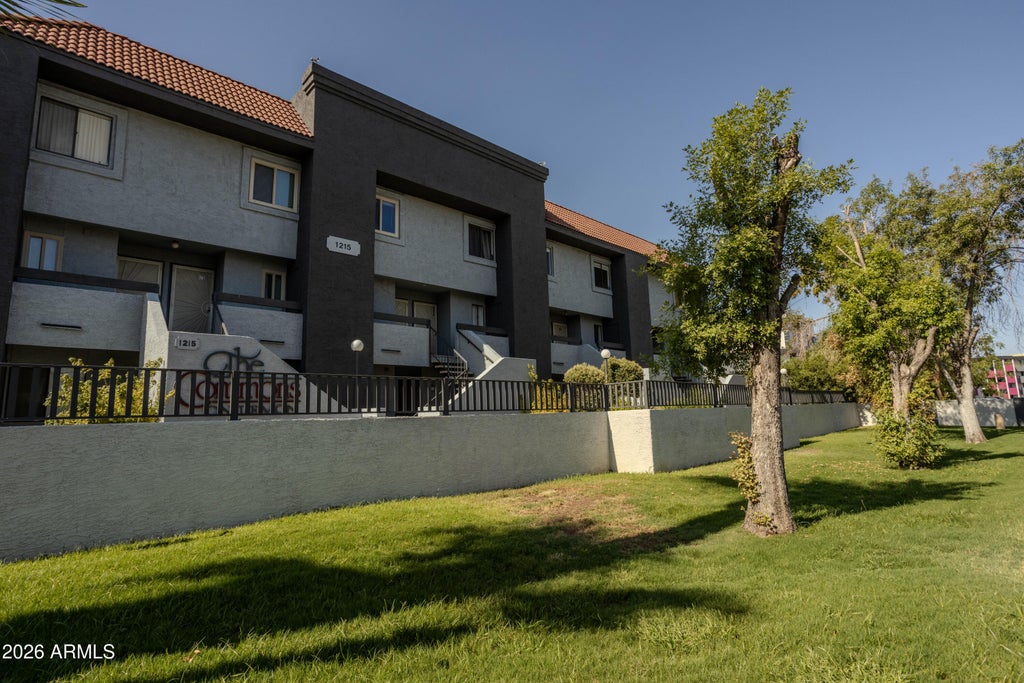 Photo of 1215 E Lemon Street #220, Tempe, AZ 85281 (MLS # 7068120)