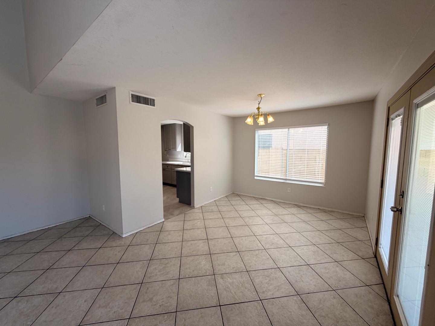 7611 W Cinnabar Avenue