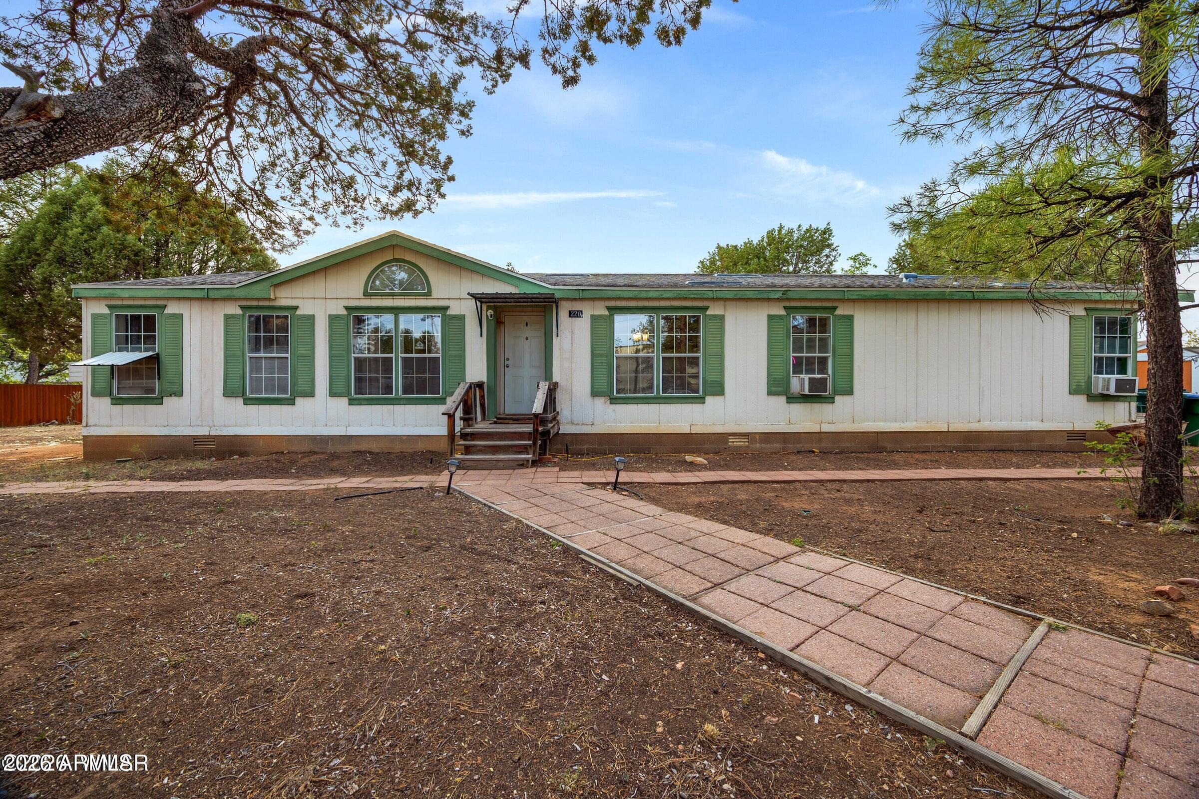 220 S 10TH Avenue