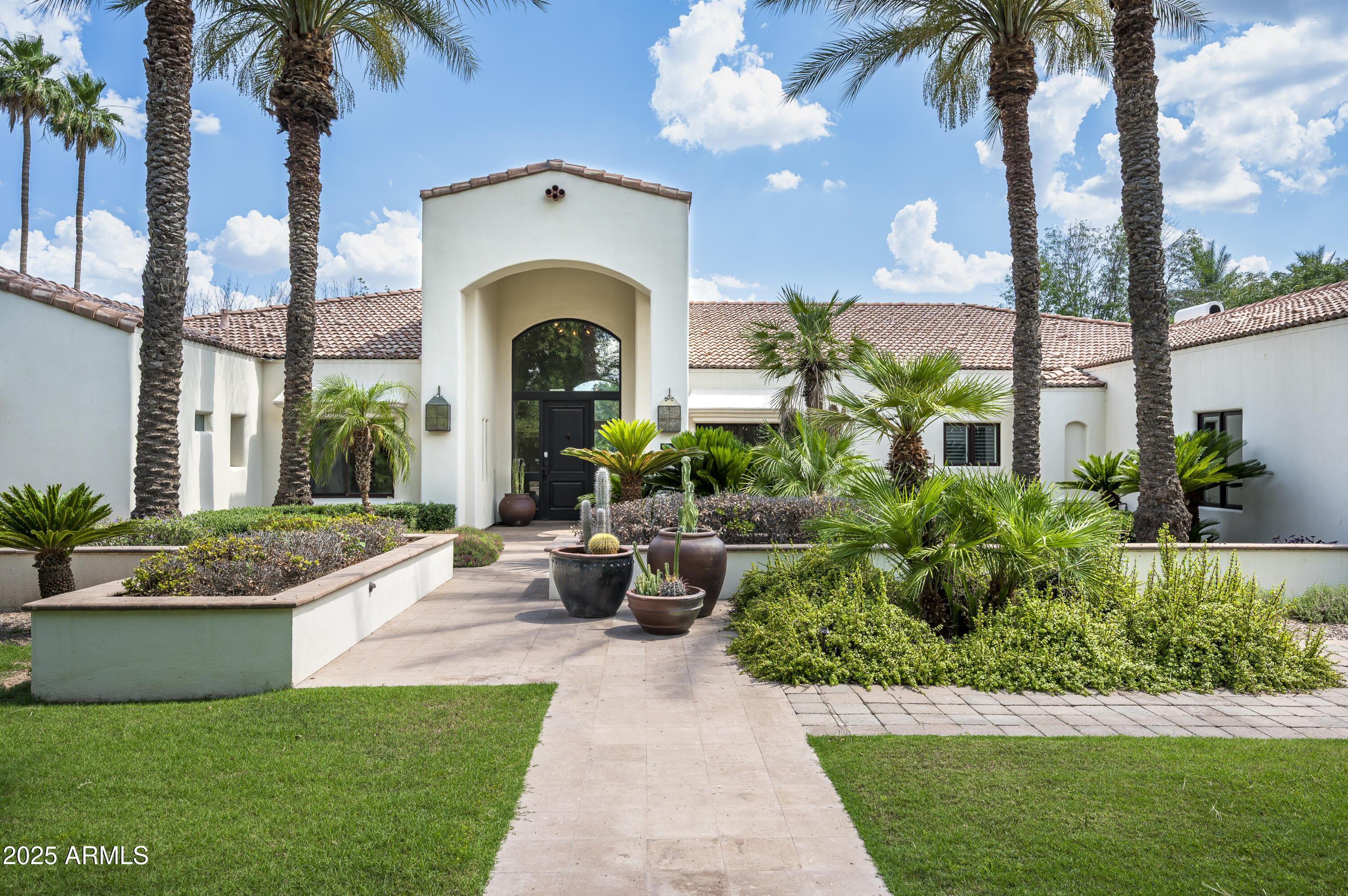 7475 E JACKRABBIT Road