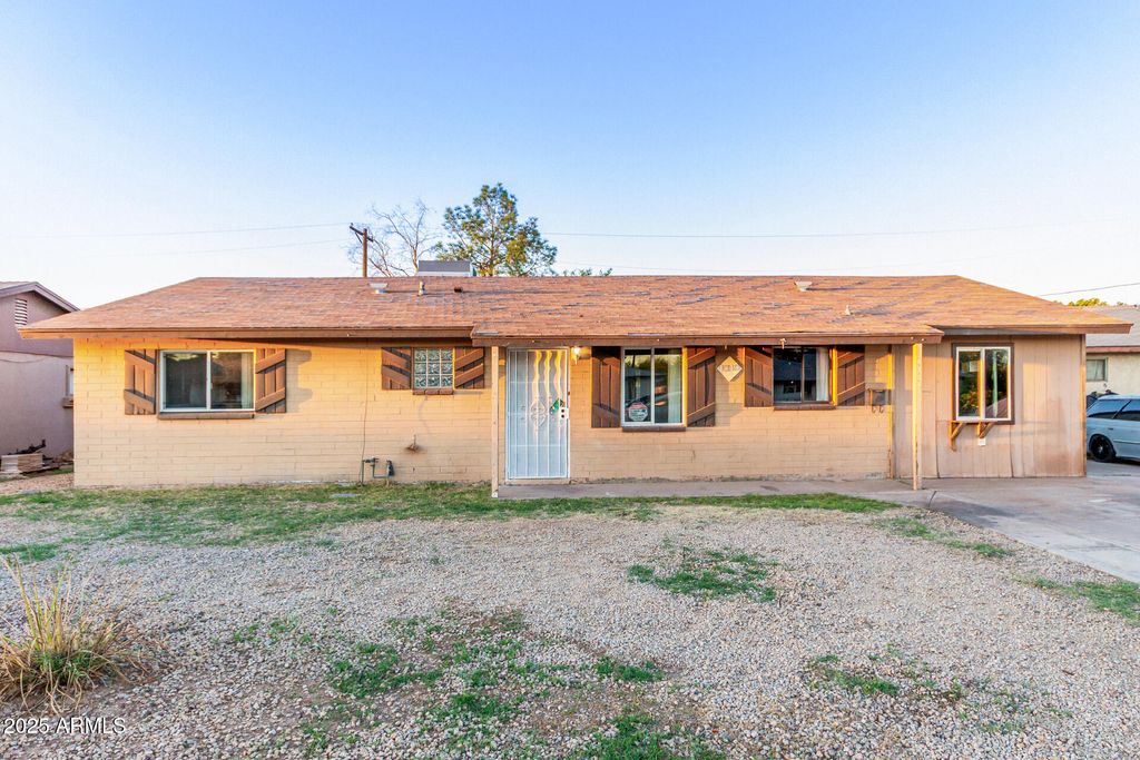 Photo of 1340 E Crescent Avenue, Mesa, AZ 85204 (MLS # 6930194)