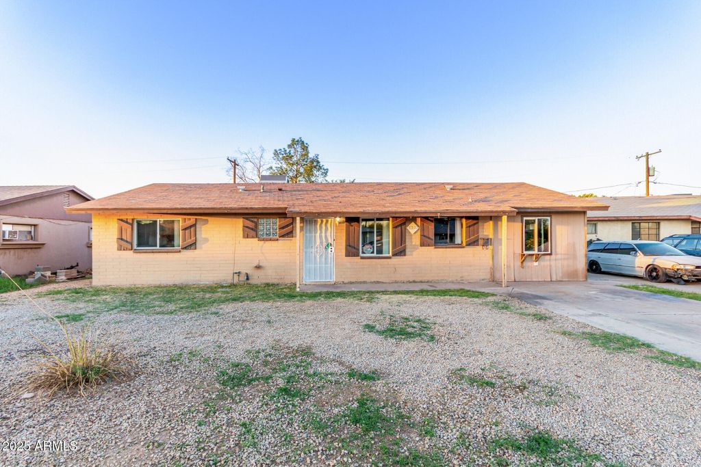 Photo of 1340 E Crescent Avenue, Mesa, AZ 85204 (MLS # 6930194)