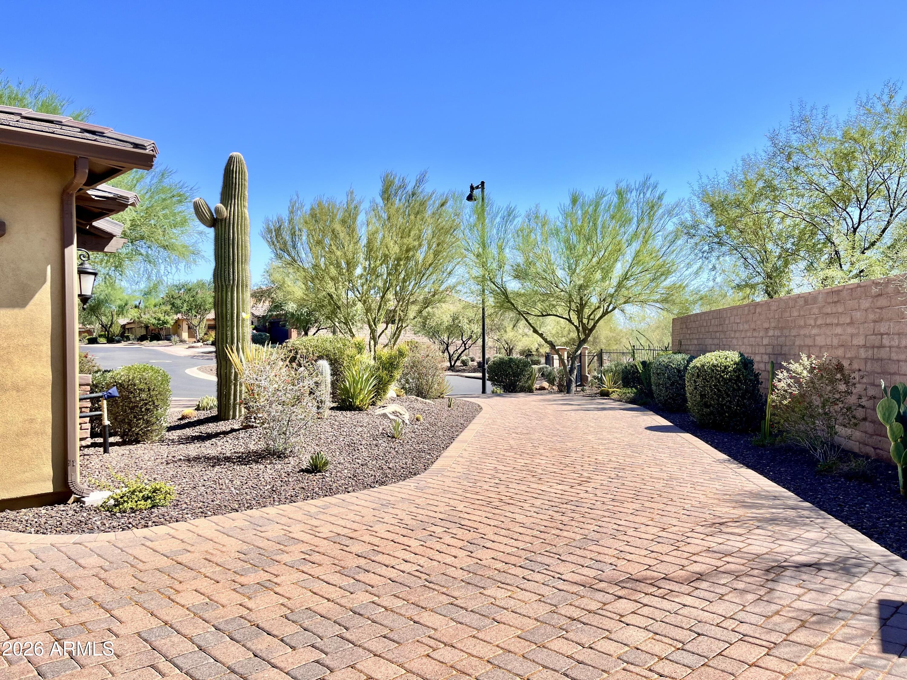12144 W DESERT MIRAGE Drive