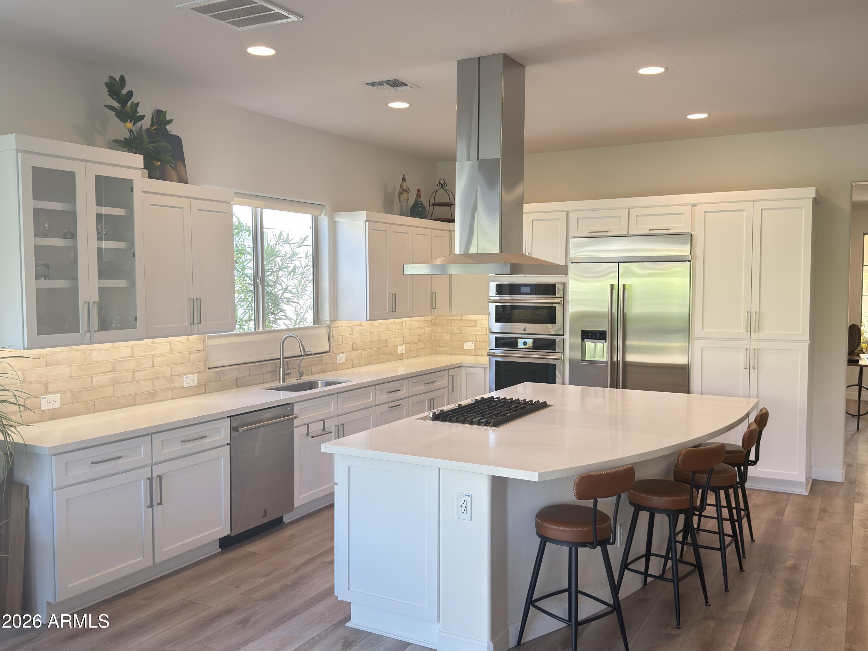 732 E LAS PUERTAS Lane