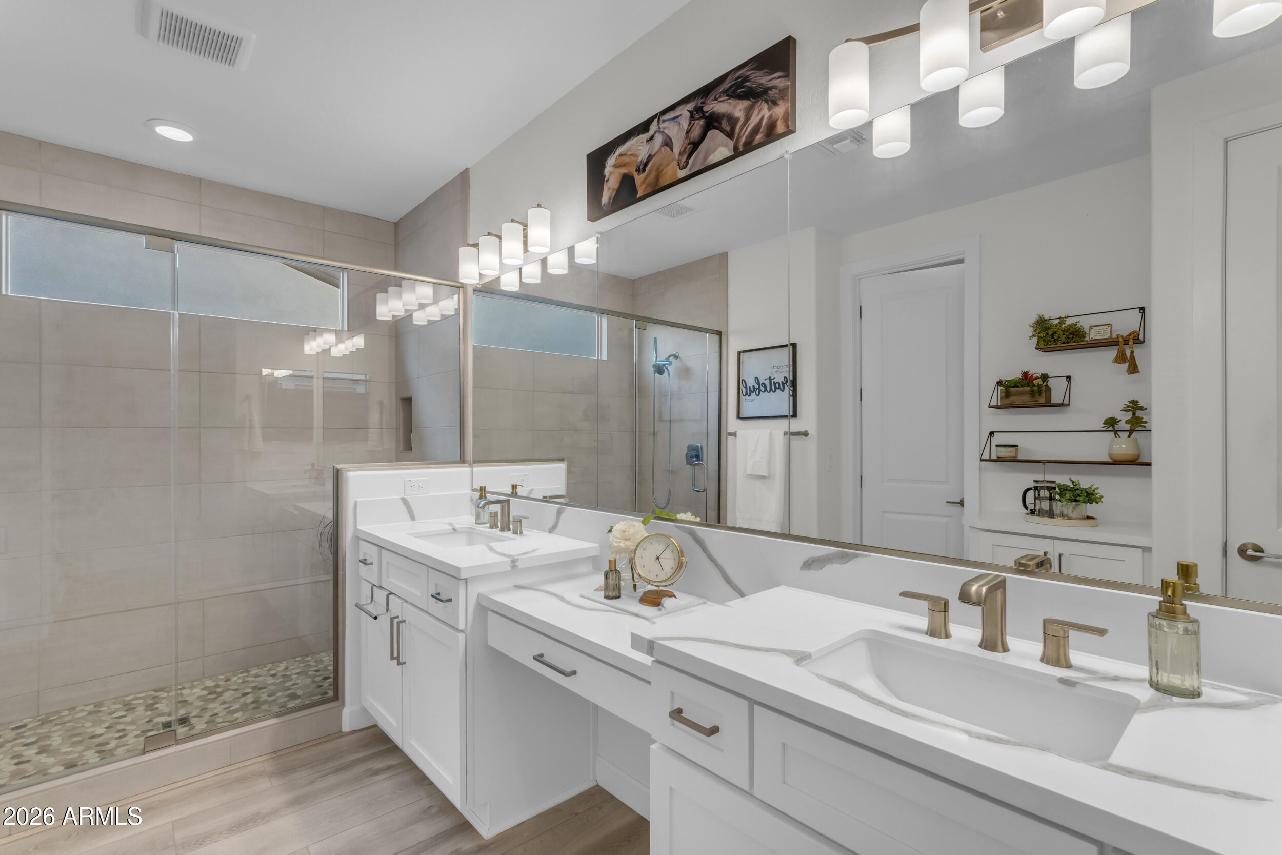 732 E LAS PUERTAS Lane