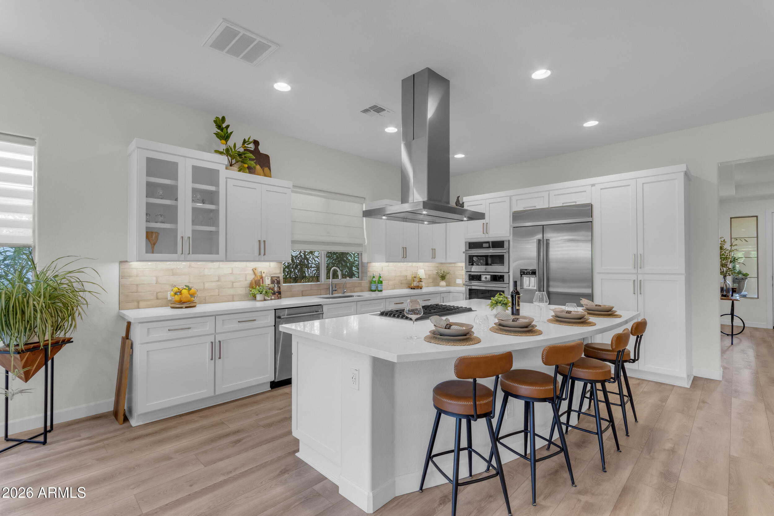 732 E LAS PUERTAS Lane