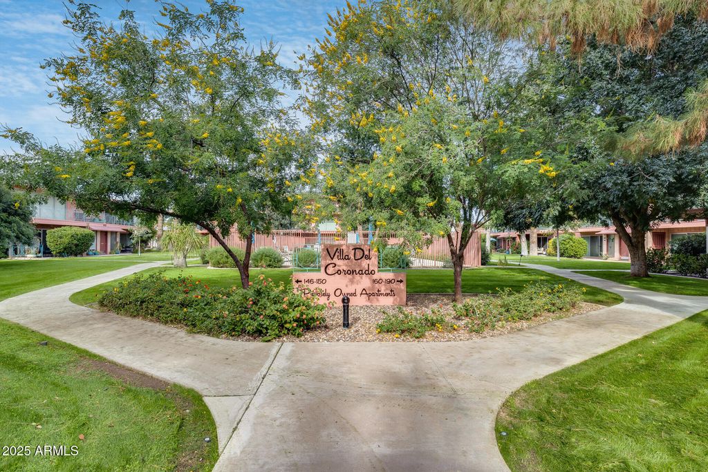 Photo of 146 E Coronado Road #40, Phoenix, AZ 85004 (MLS # 6951837)