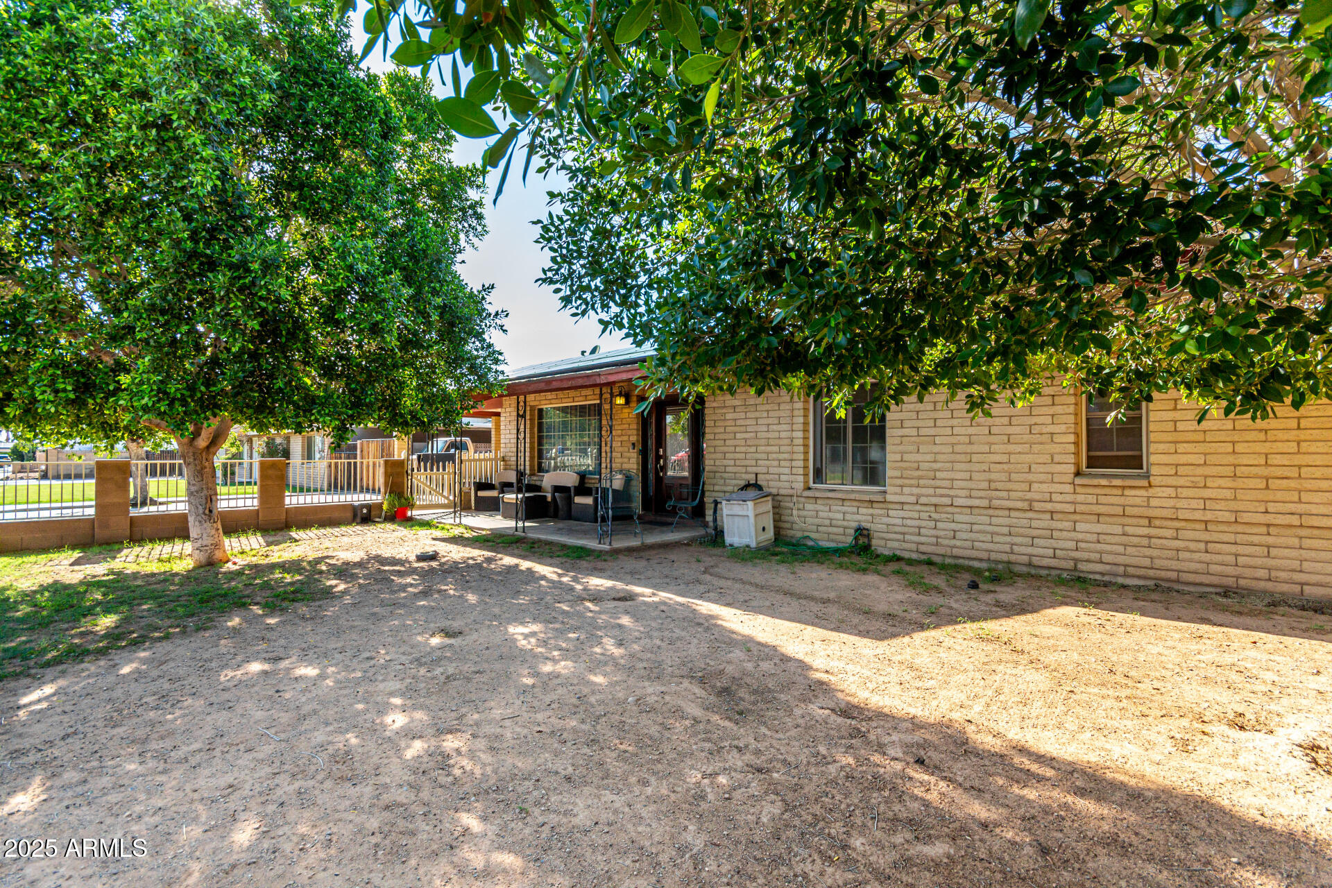 2110 W MORROW Drive