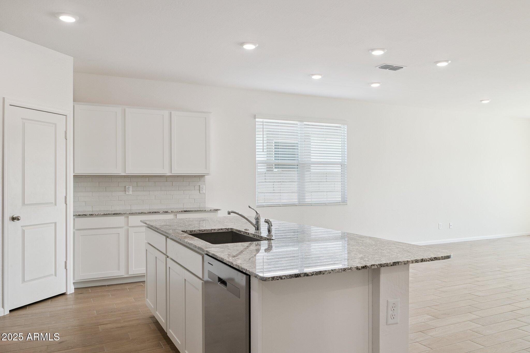 25459 W FRAKTUR Road