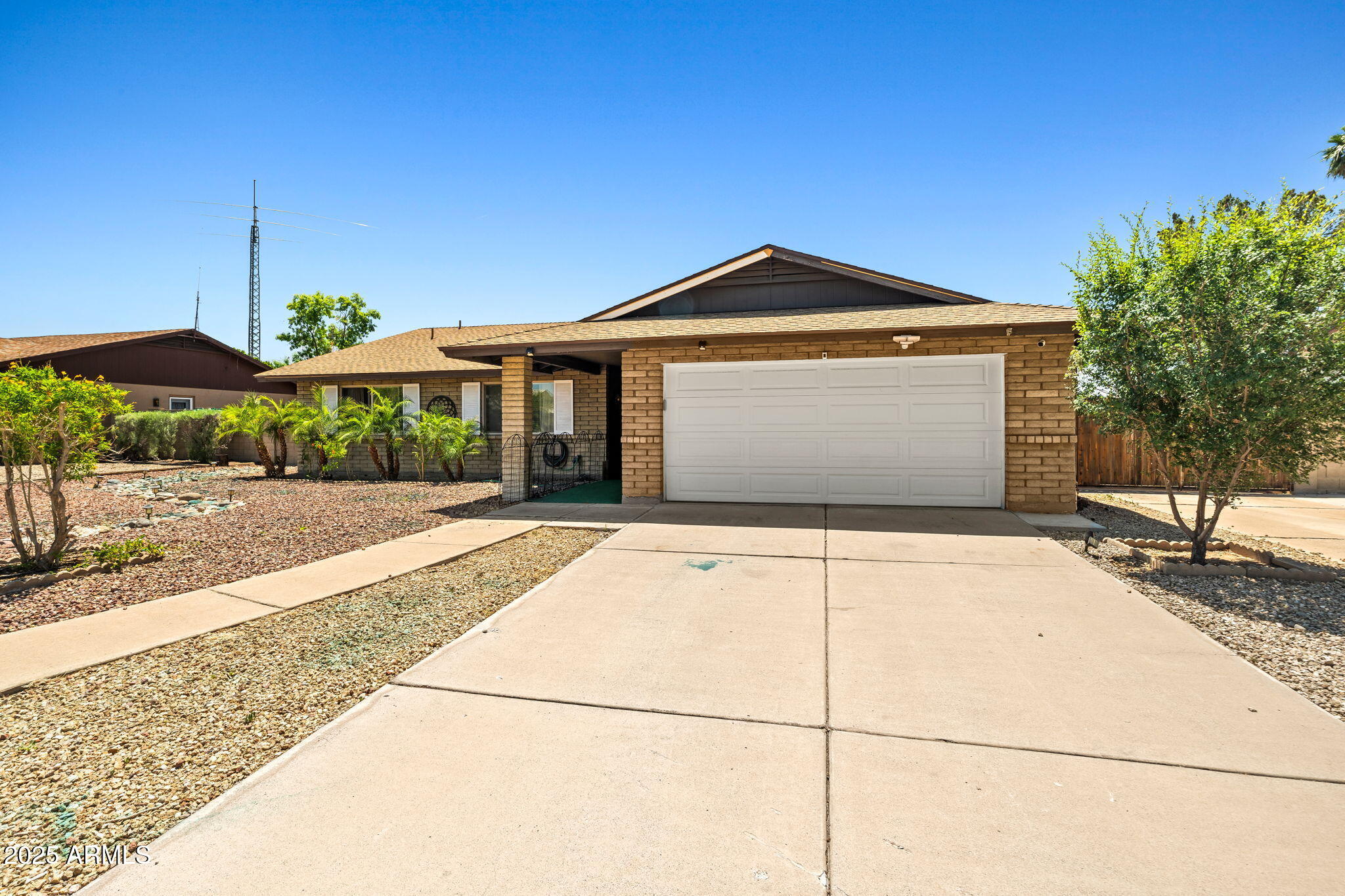 3747 W AIRE LIBRE Avenue