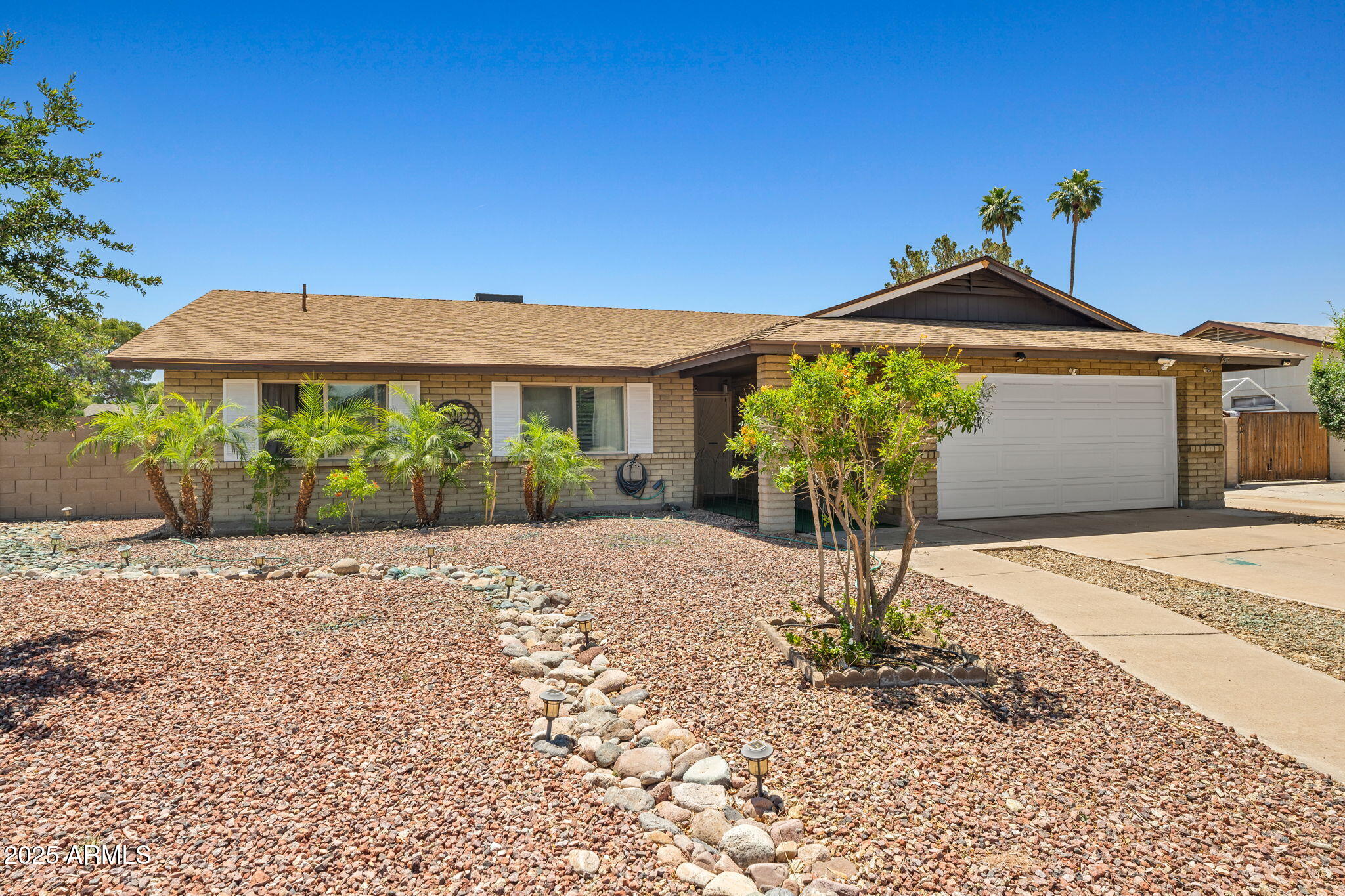 3747 W AIRE LIBRE Avenue