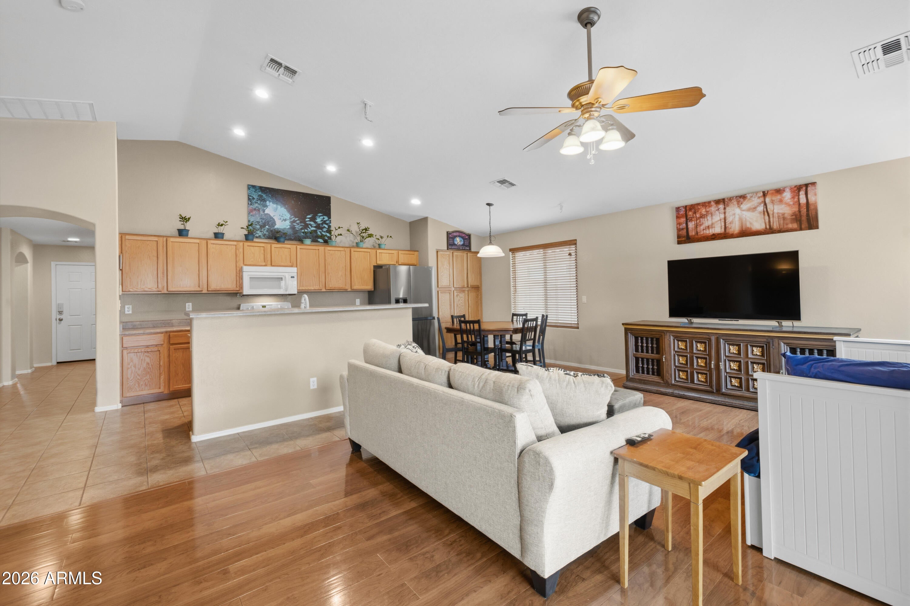 353 W WELSH BLACK Circle