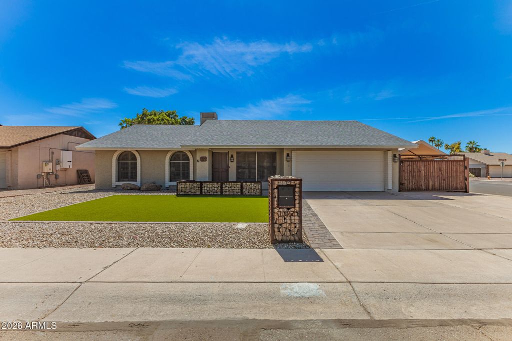 Photo of 1327 W Brooks Street, Chandler, AZ 85224 (MLS # 7003952)