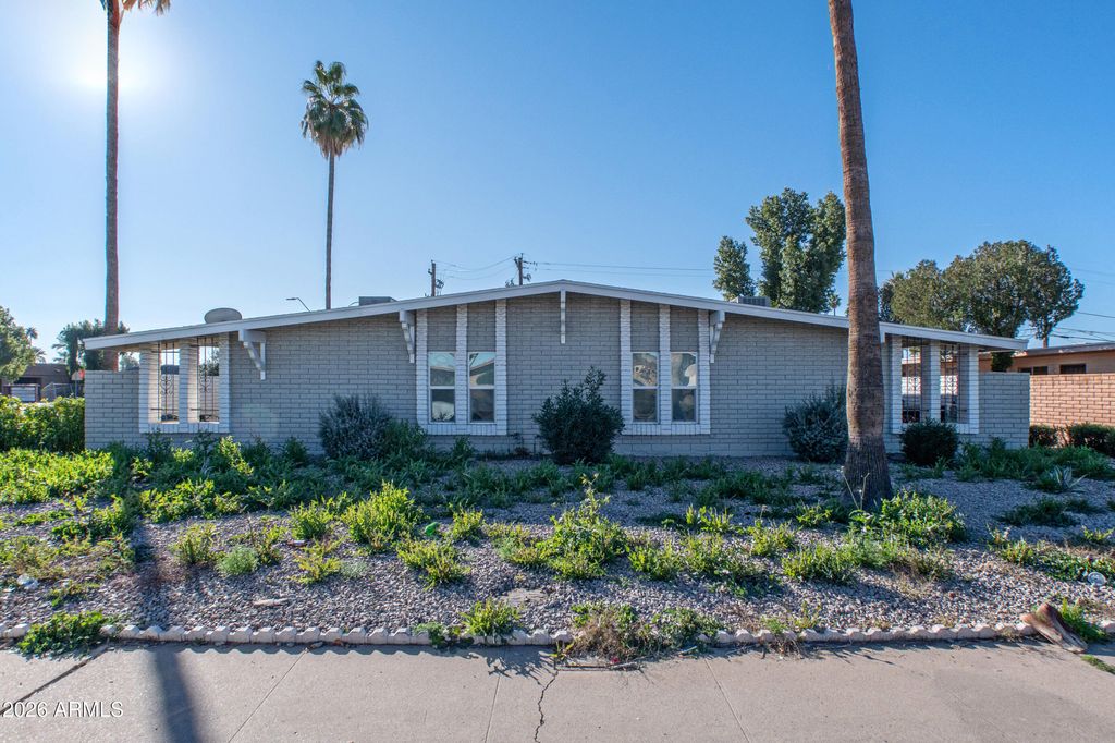 Photo of 1001 W Flint Street, Chandler, AZ 85224 (MLS # 6970811)