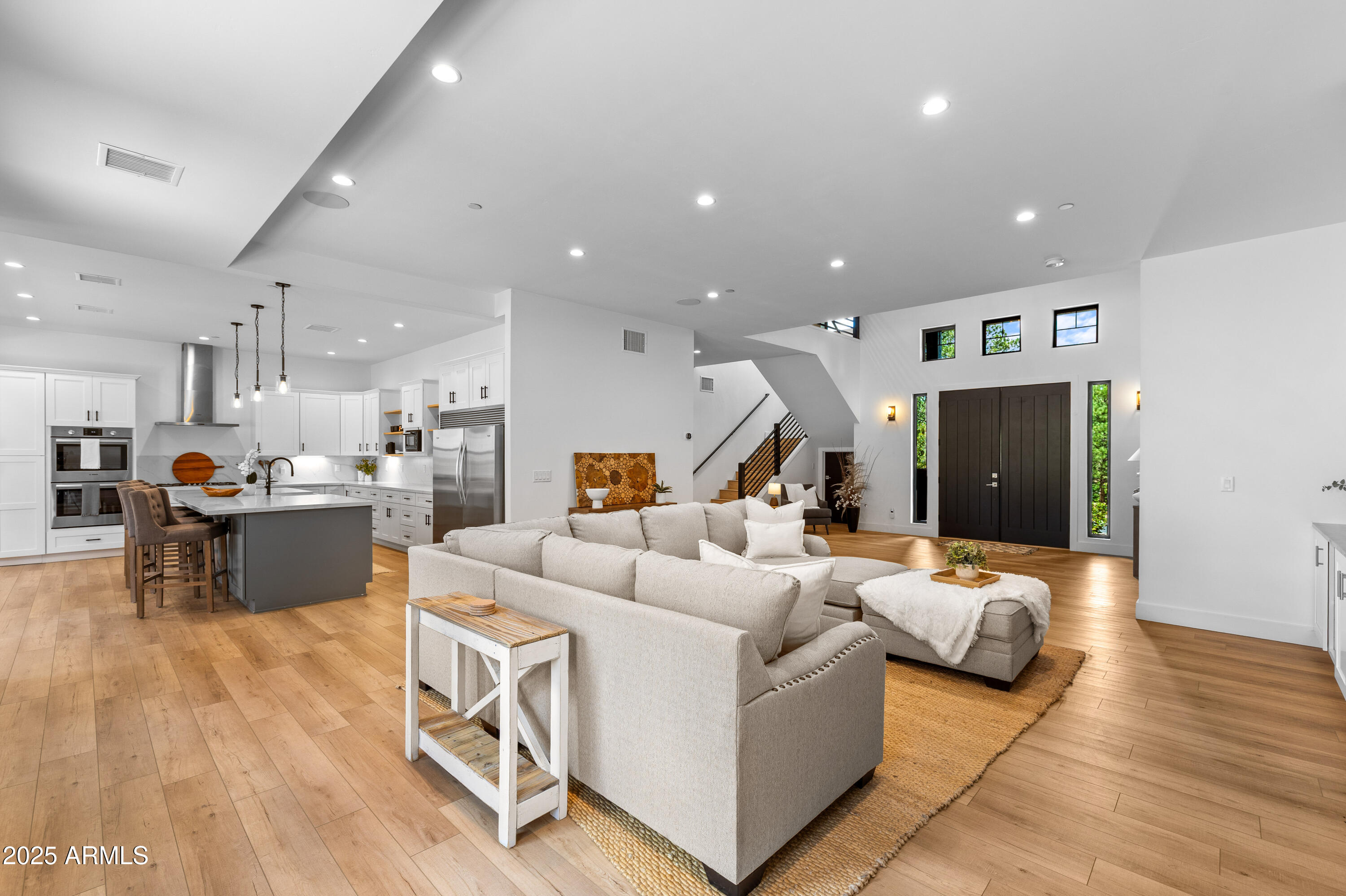 3224 S Clubhouse Circle