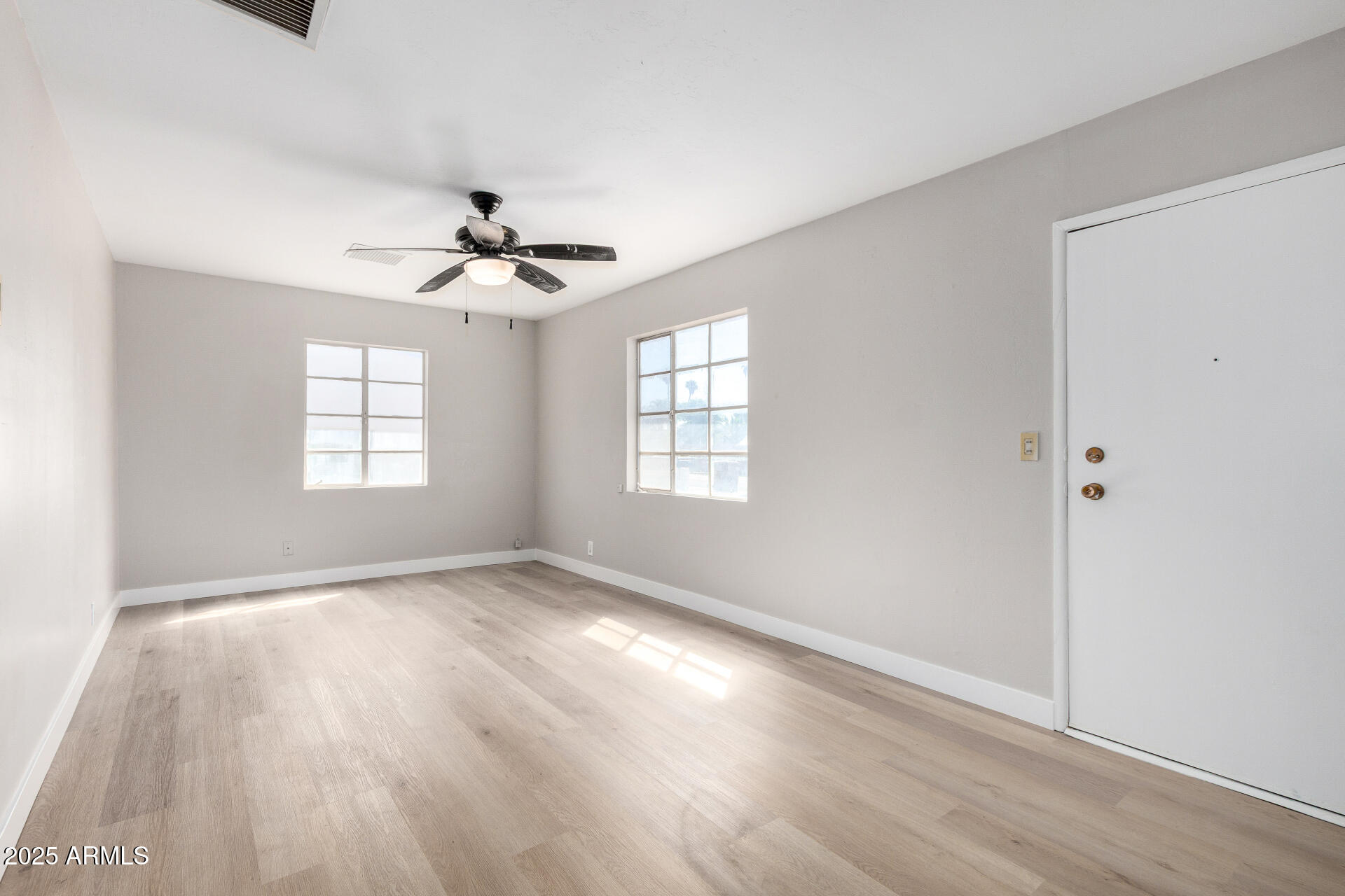 9216 W MOBILE Avenue