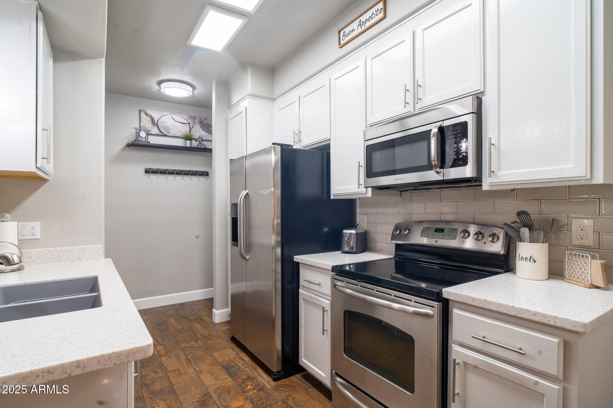 8653 E ROYAL PALM Road 1033