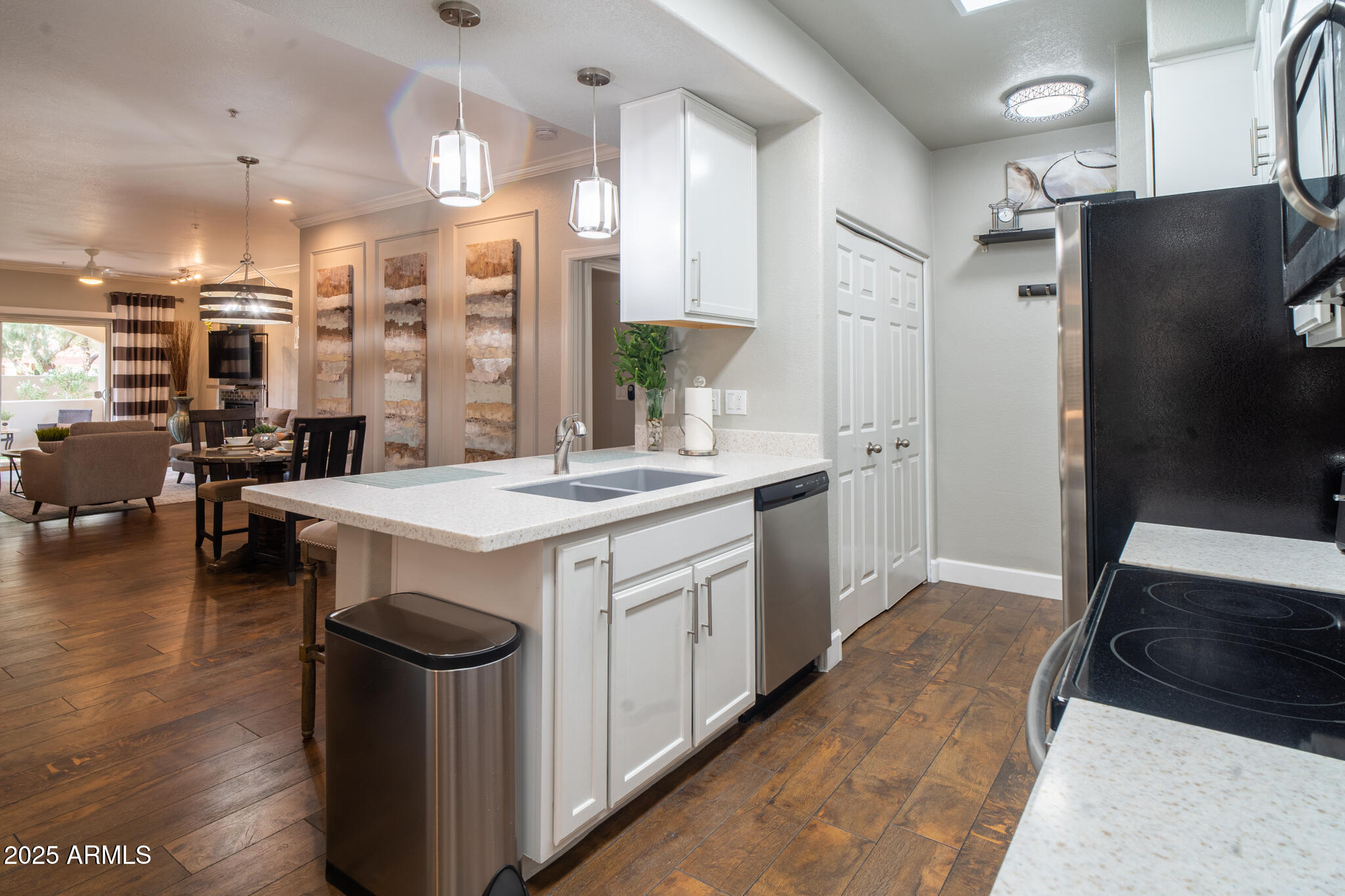 8653 E ROYAL PALM Road 1033