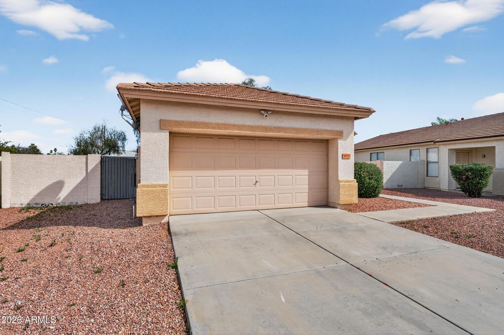Photo of 8921 N 65th Drive, Glendale, AZ 85302 (MLS # 6988911)