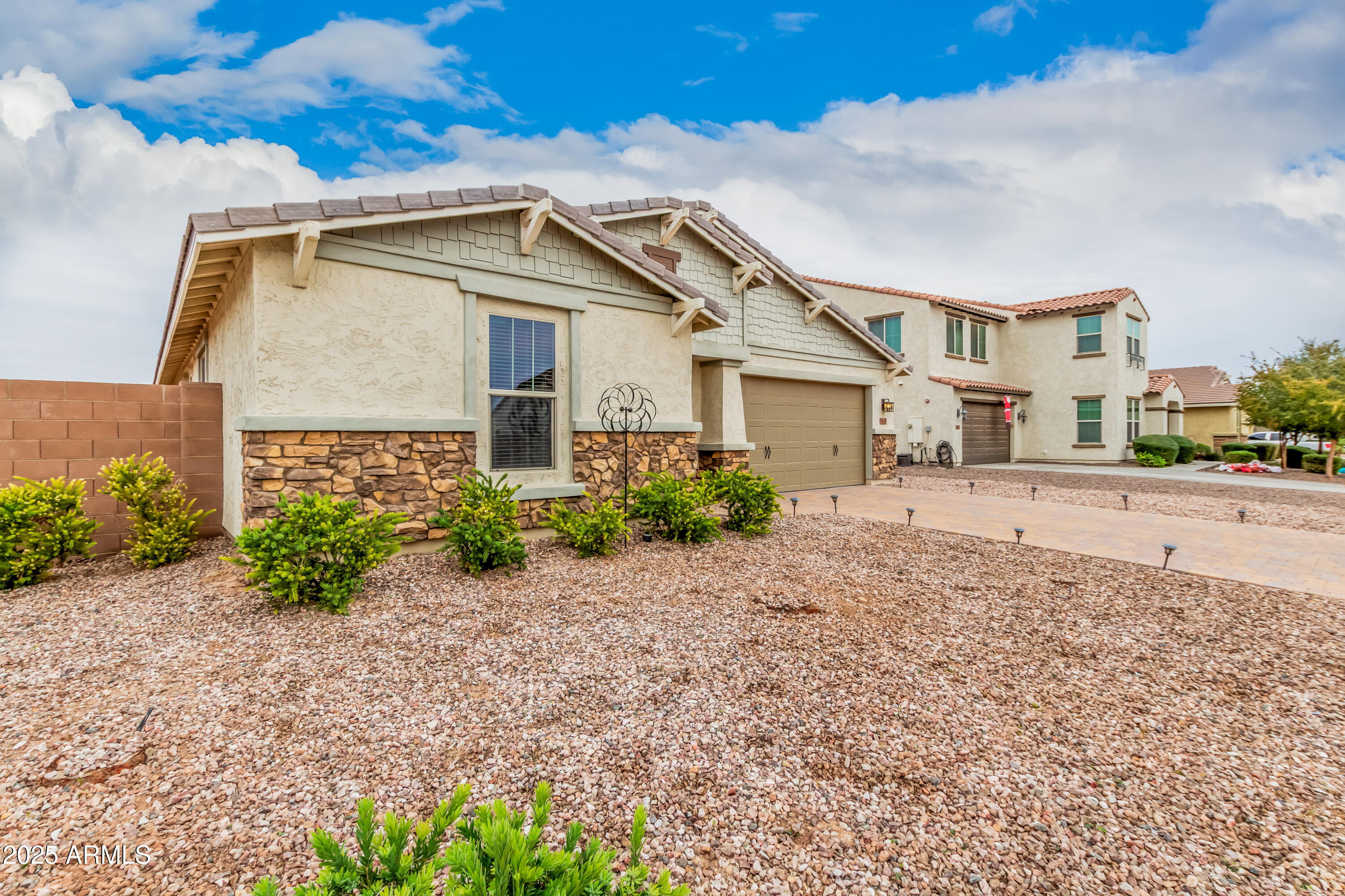 18628 W PIERSON Street