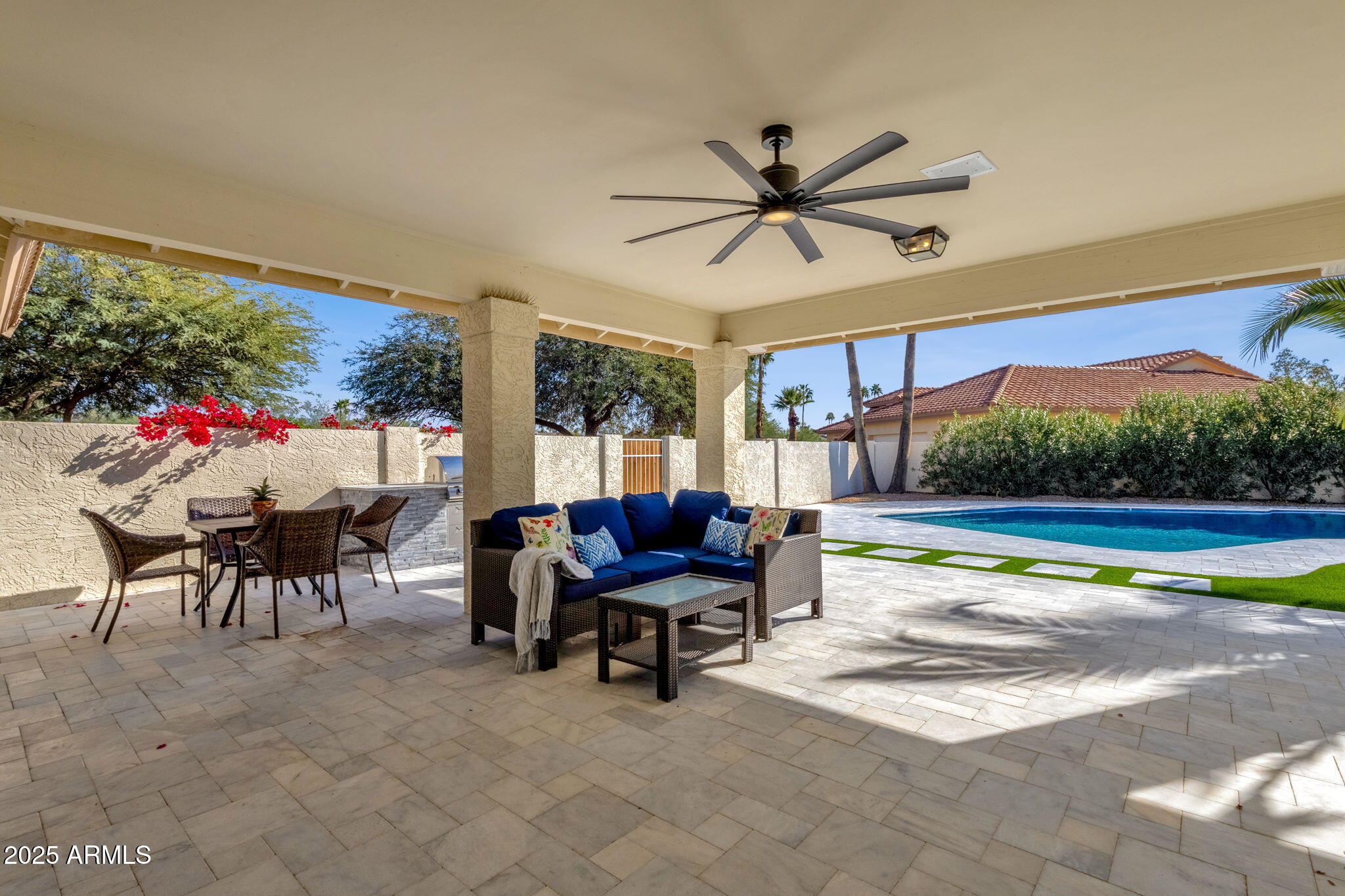 10805 E EL RANCHO Drive