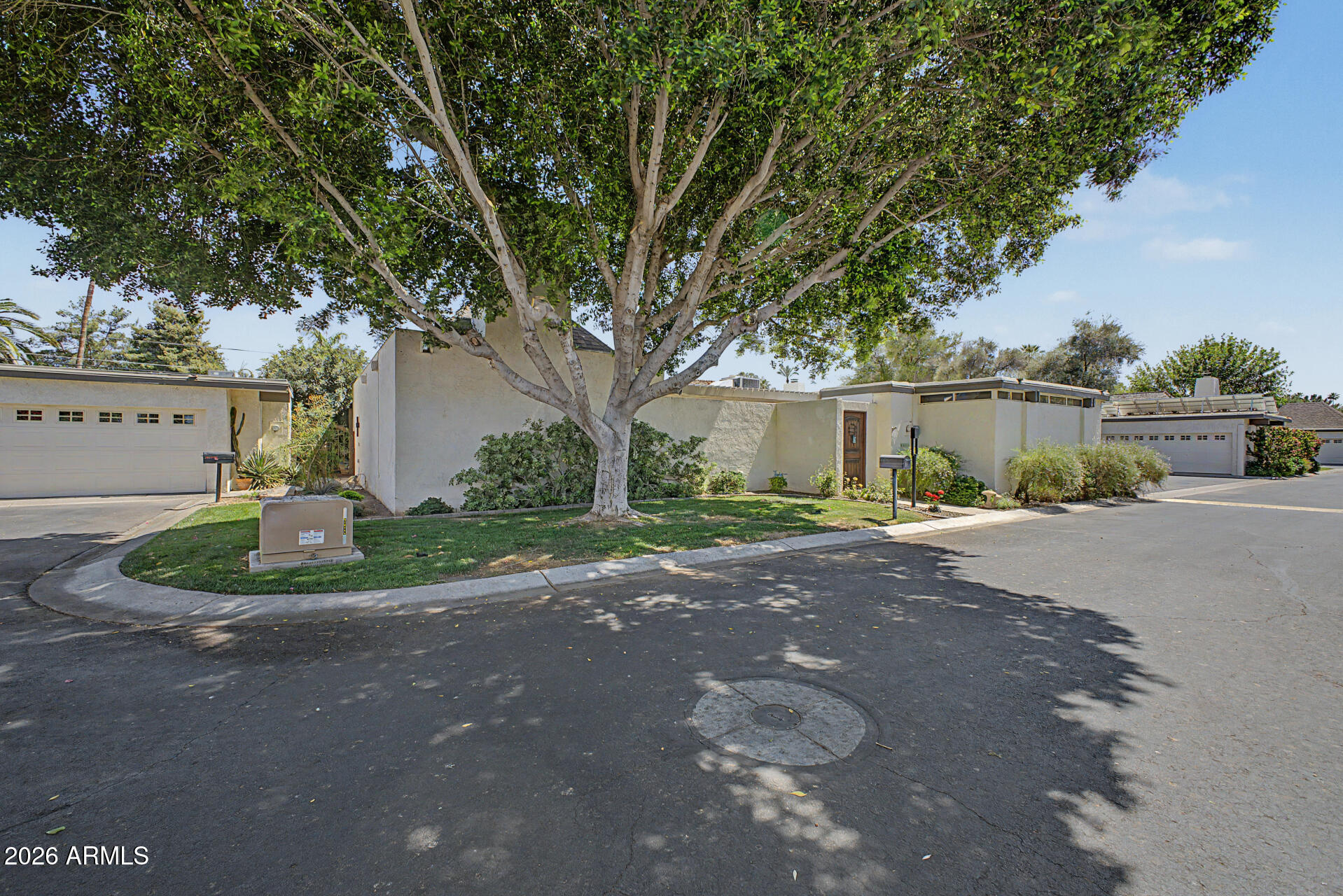 7013 N BARBADOS Place