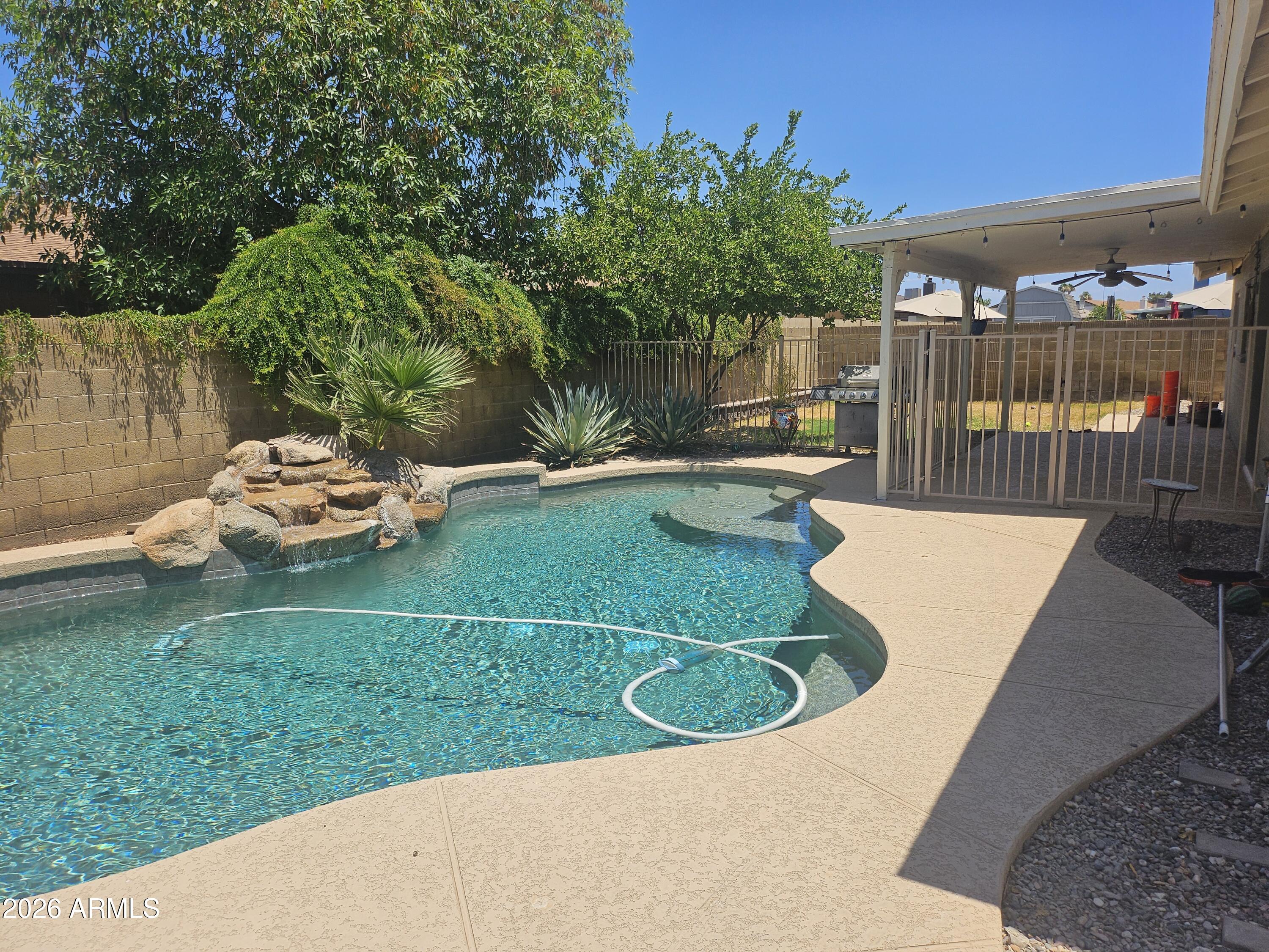 7344 W WINDROSE Drive