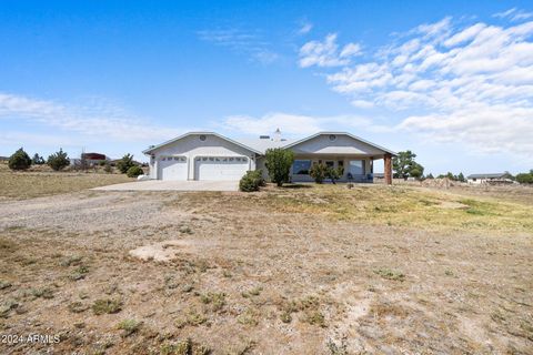 Single Family Residence in Chino Valley AZ 2981 Yuma Drive.jpg
