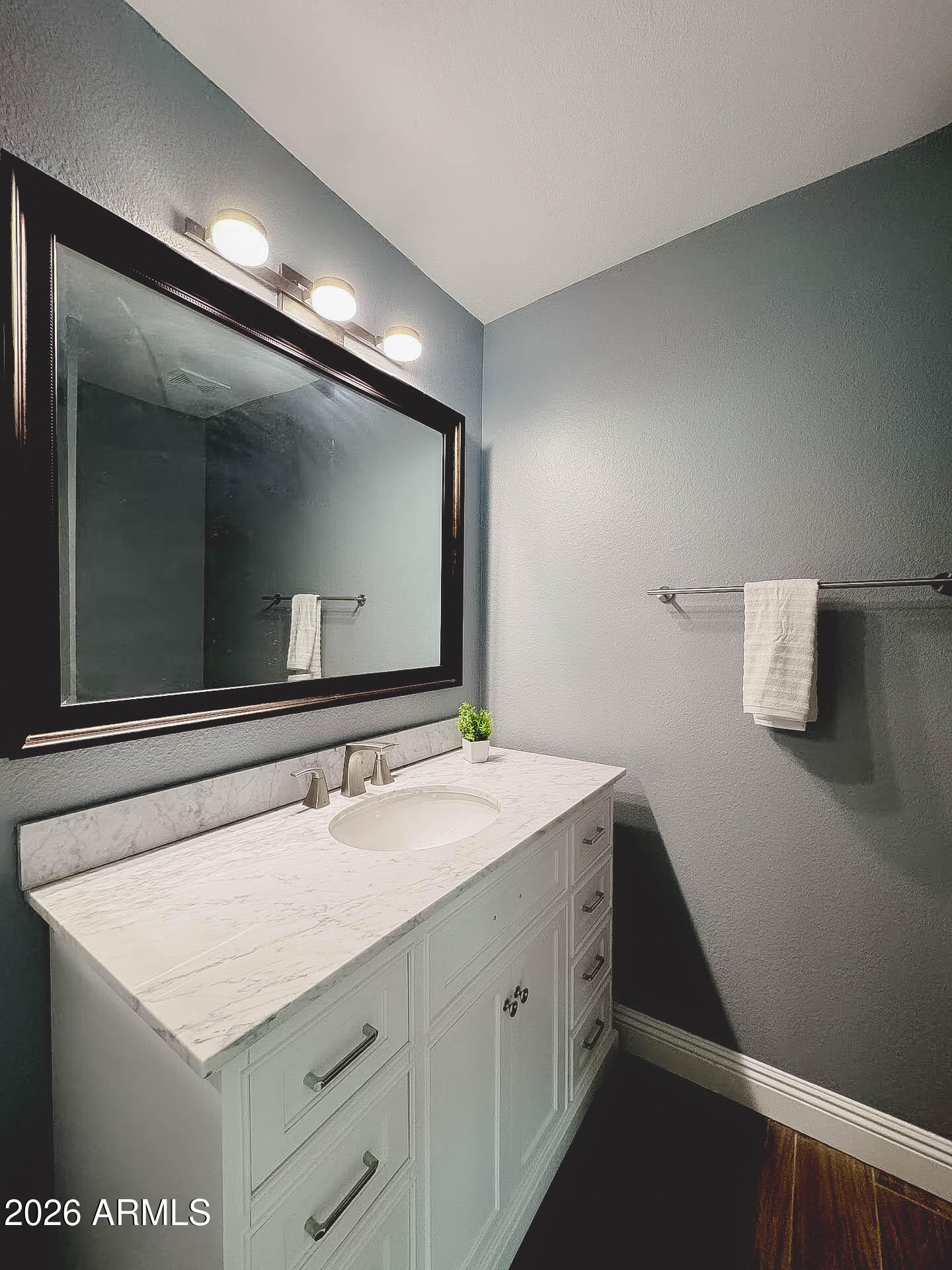 8055 E Thomas Road E121