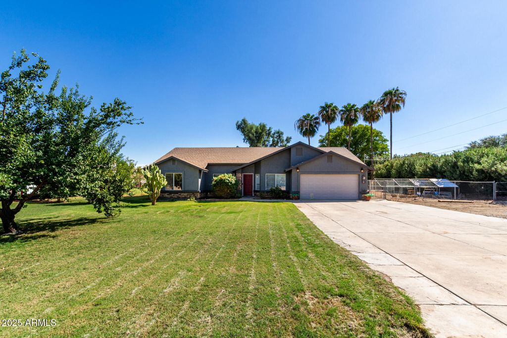 Photo of 10303 N 175th Avenue, Waddell, AZ 85355 (MLS # 6922382)