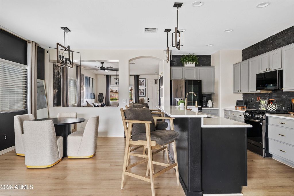 Photo of 915 W Sisso Tree Avenue, San Tan Valley, AZ 85140 (MLS # 6974105)