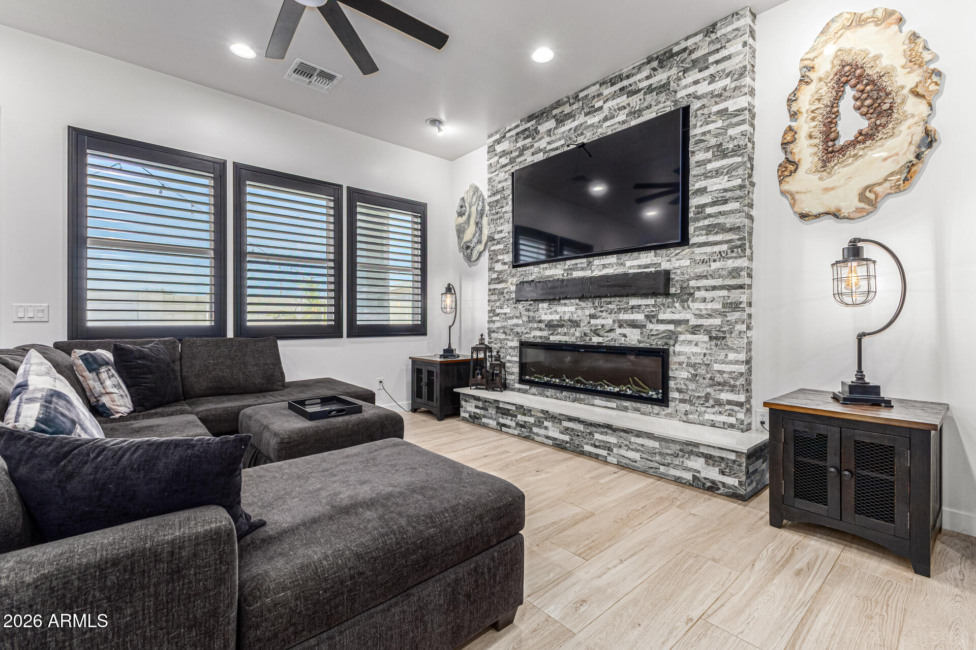 5628 E PONY TRACK Lane