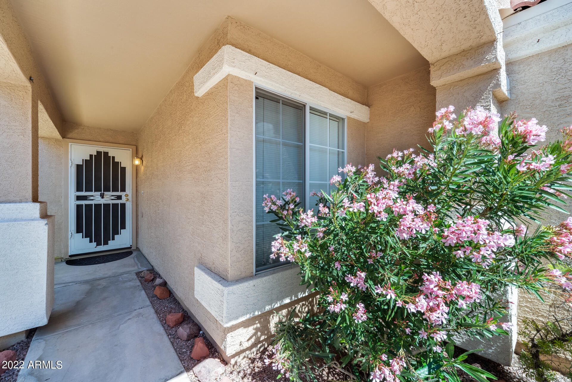 3024 E BLACKHAWK Drive