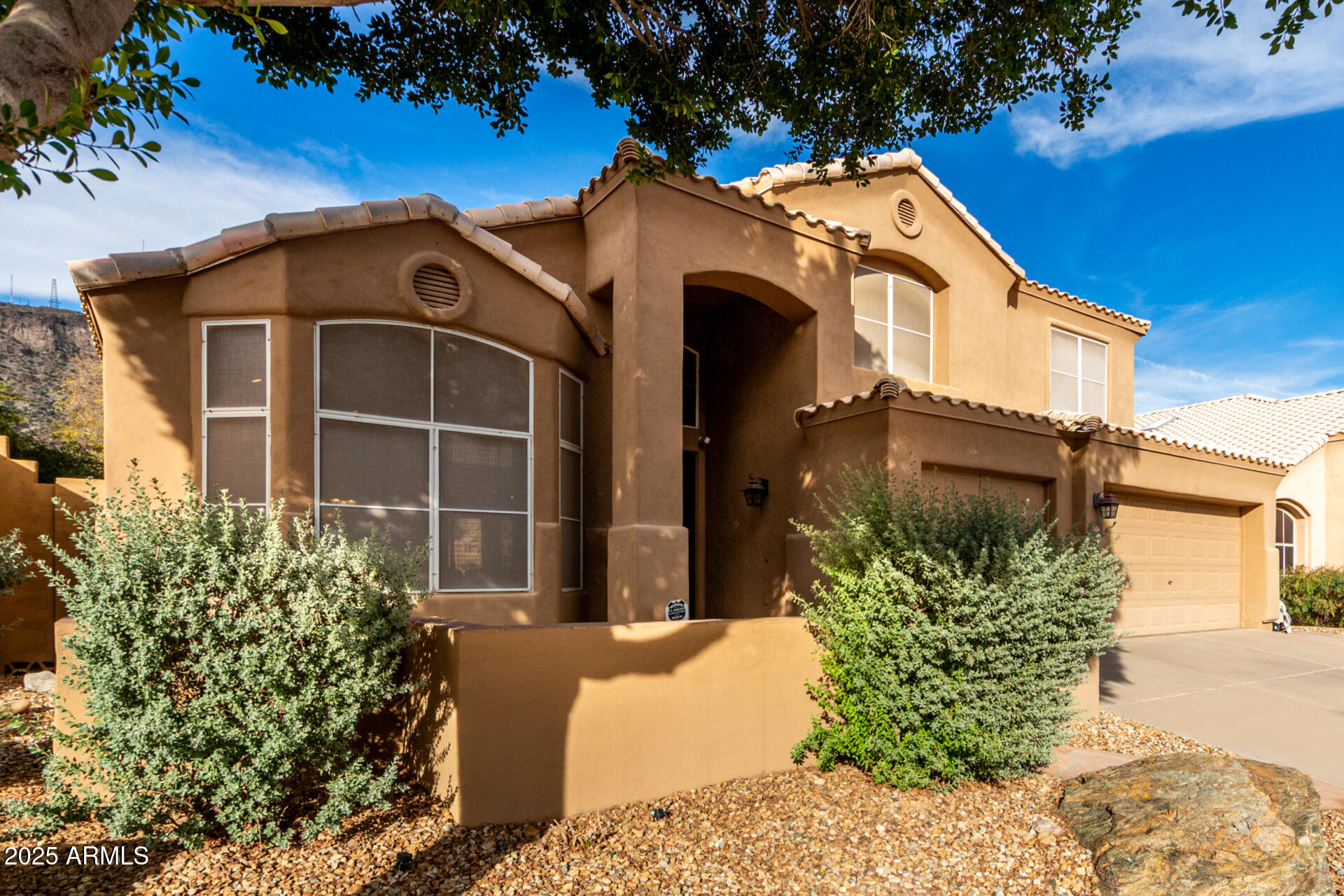 908 E MOUNTAIN SAGE Drive