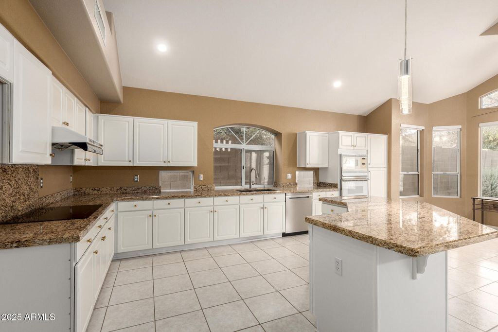 Photo of 908 E Mountain Sage Drive, Phoenix, AZ 85048 (MLS # 6952202)