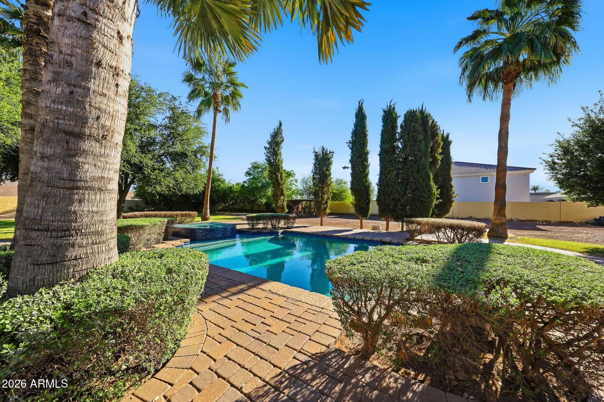 16394 W Hilton Avenue