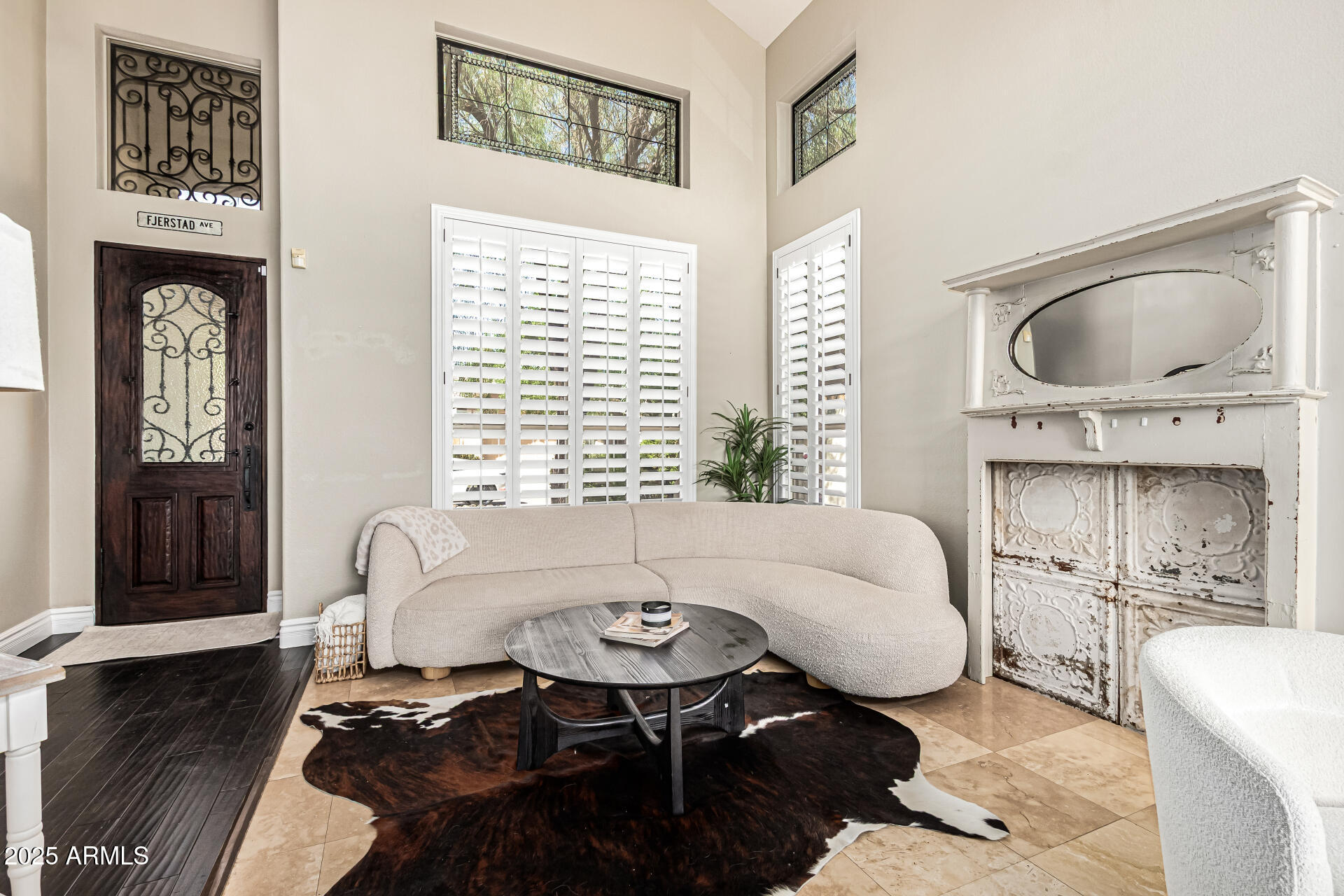 7353 E FLEDGLING Drive