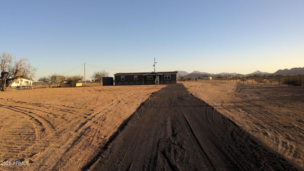 Photo of 51603 W Pony Road W, Maricopa, AZ 85139 (MLS # 6930955)